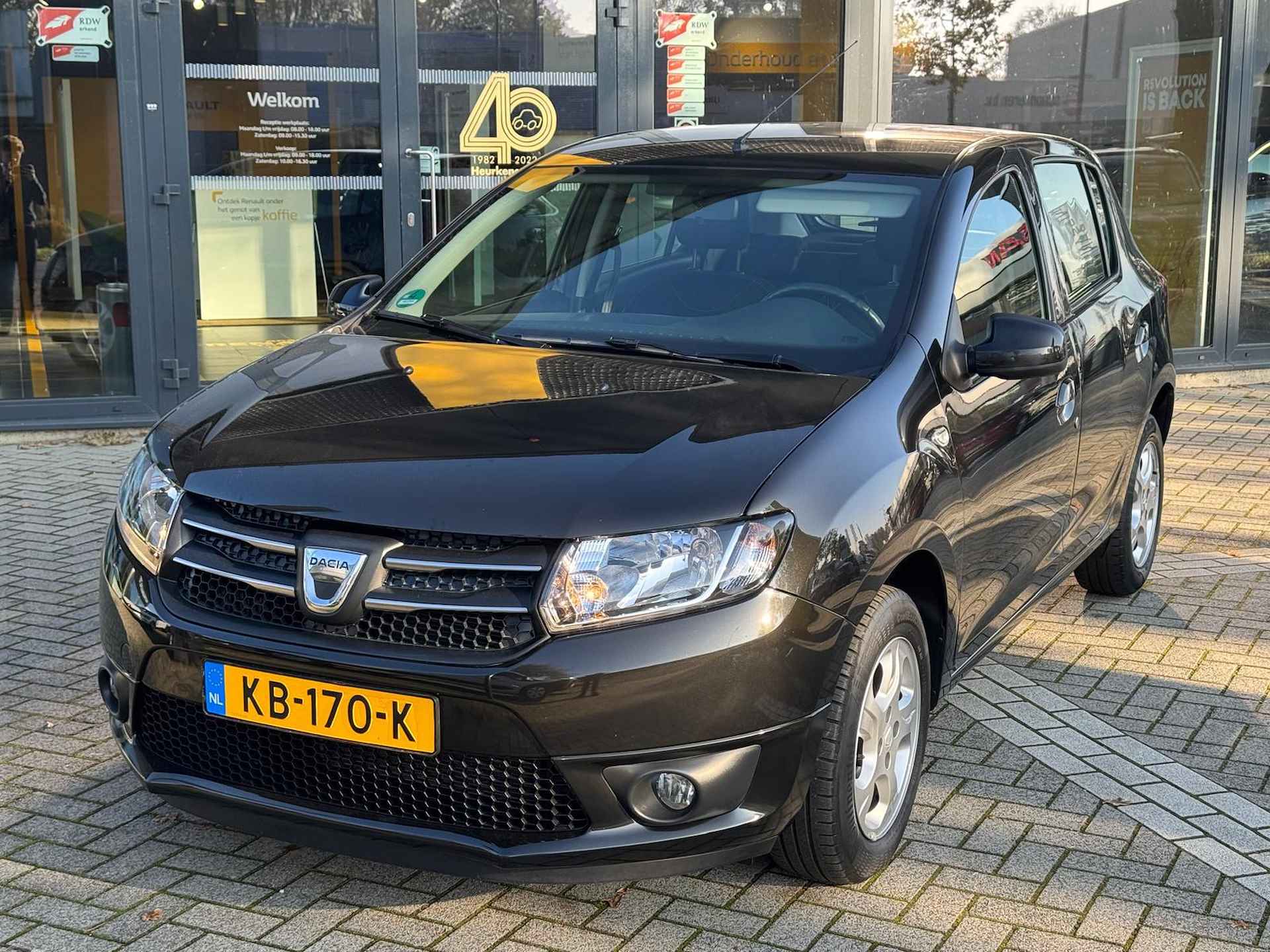 Dacia Sandero TCe 90  Easy-R Lauréate | Automaat | Navigatiesysteem | Parkeersensoren achter | - 2/23