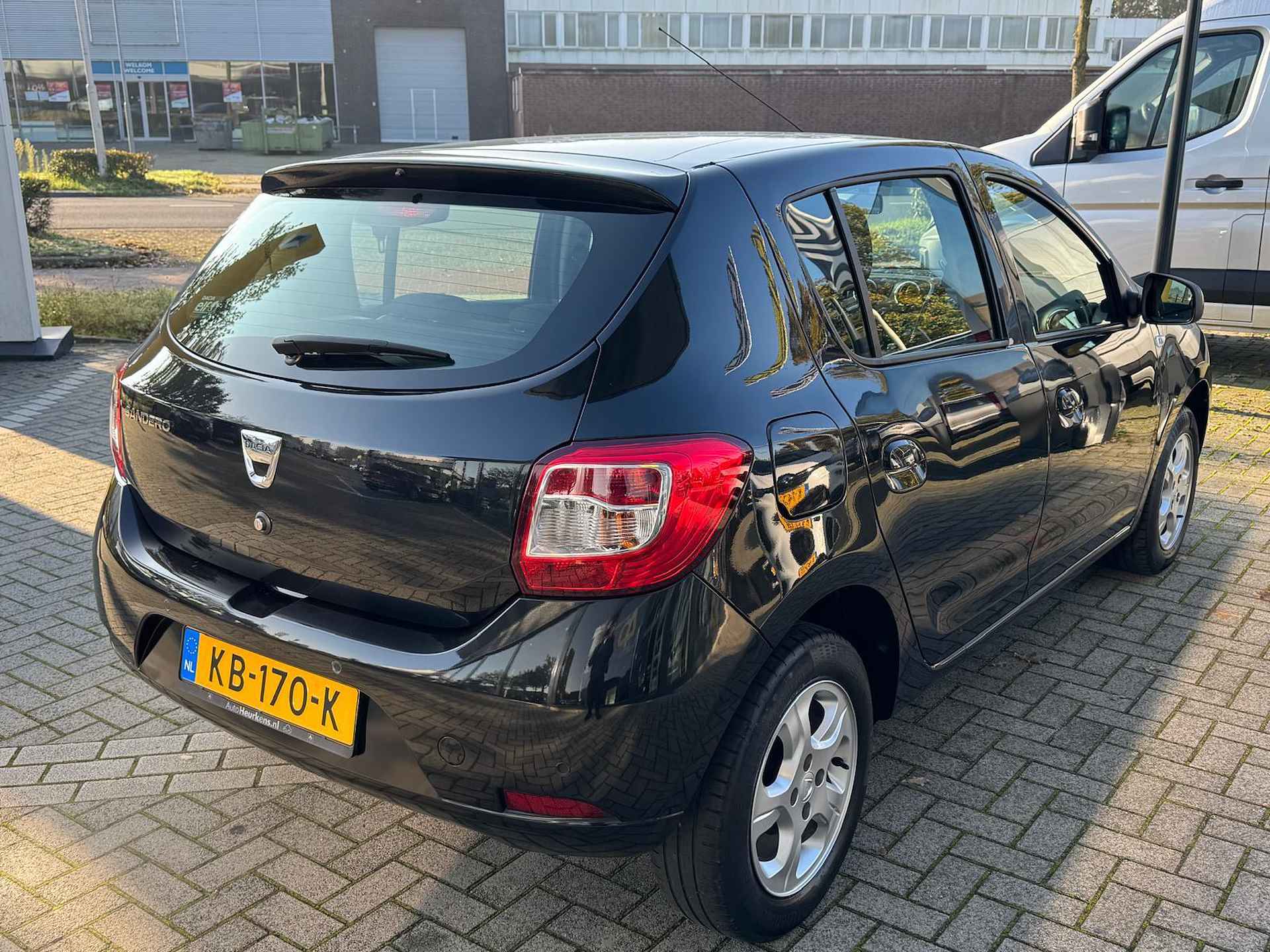 Dacia Sandero TCe 90  Easy-R Lauréate | Automaat | Navigatiesysteem | Parkeersensoren achter | - 4/23