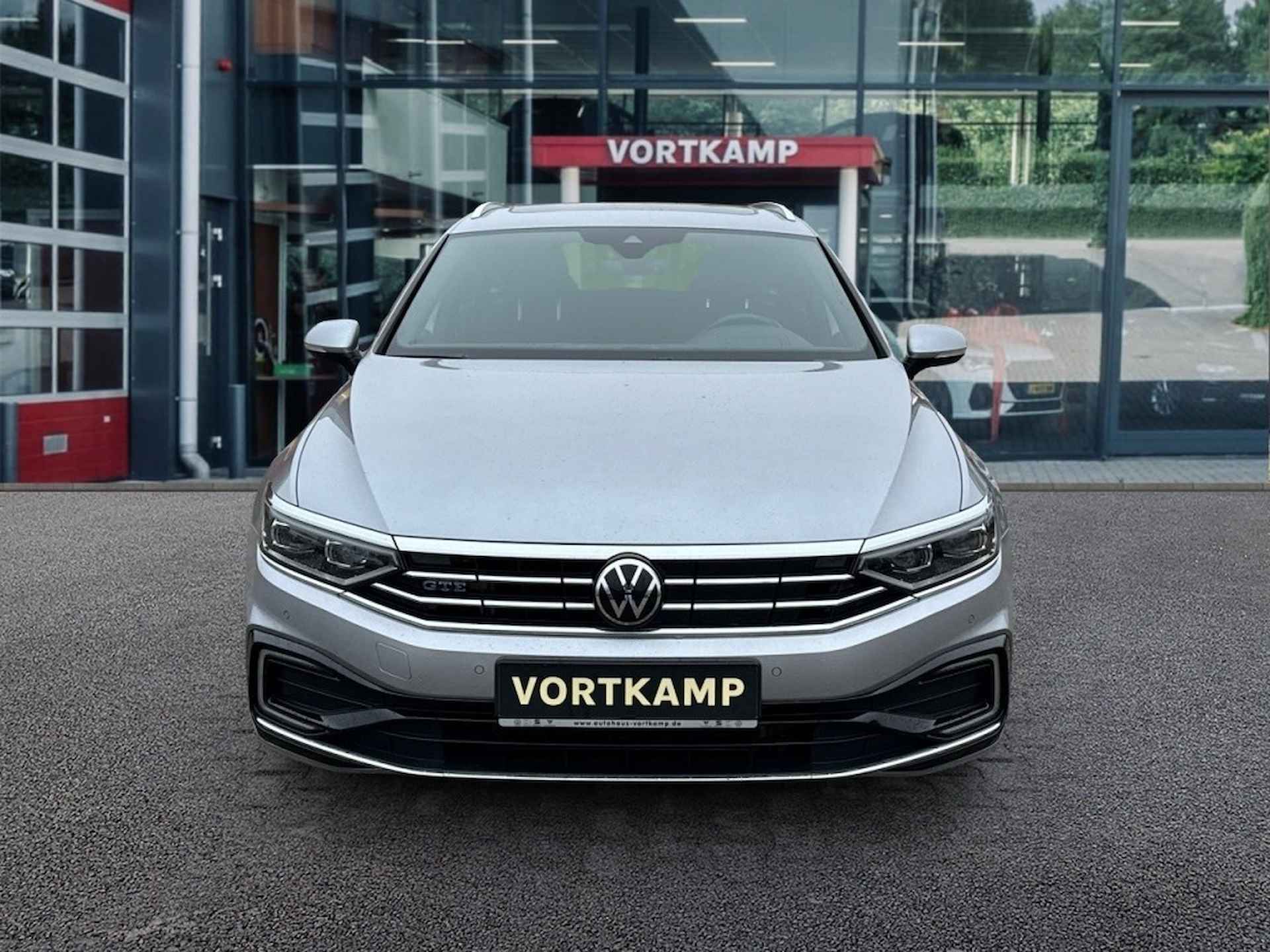 VOLKSWAGEN Passat Variant 1.4 TSI DSG GTE PANO-DAK/CAMERA/TREKHAAK/NAVI/ACC/STOELVERW - 2/27