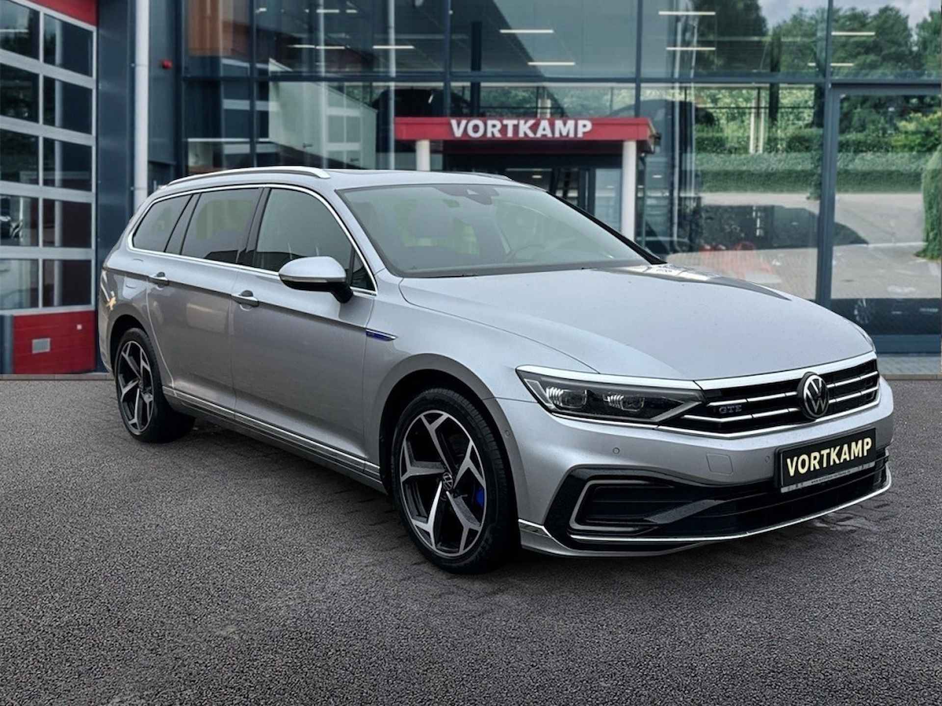 VOLKSWAGEN Passat Variant 1.4 TSI DSG GTE PANO-DAK/CAMERA/TREKHAAK/NAVI/ACC/STOELVERW - 3/27