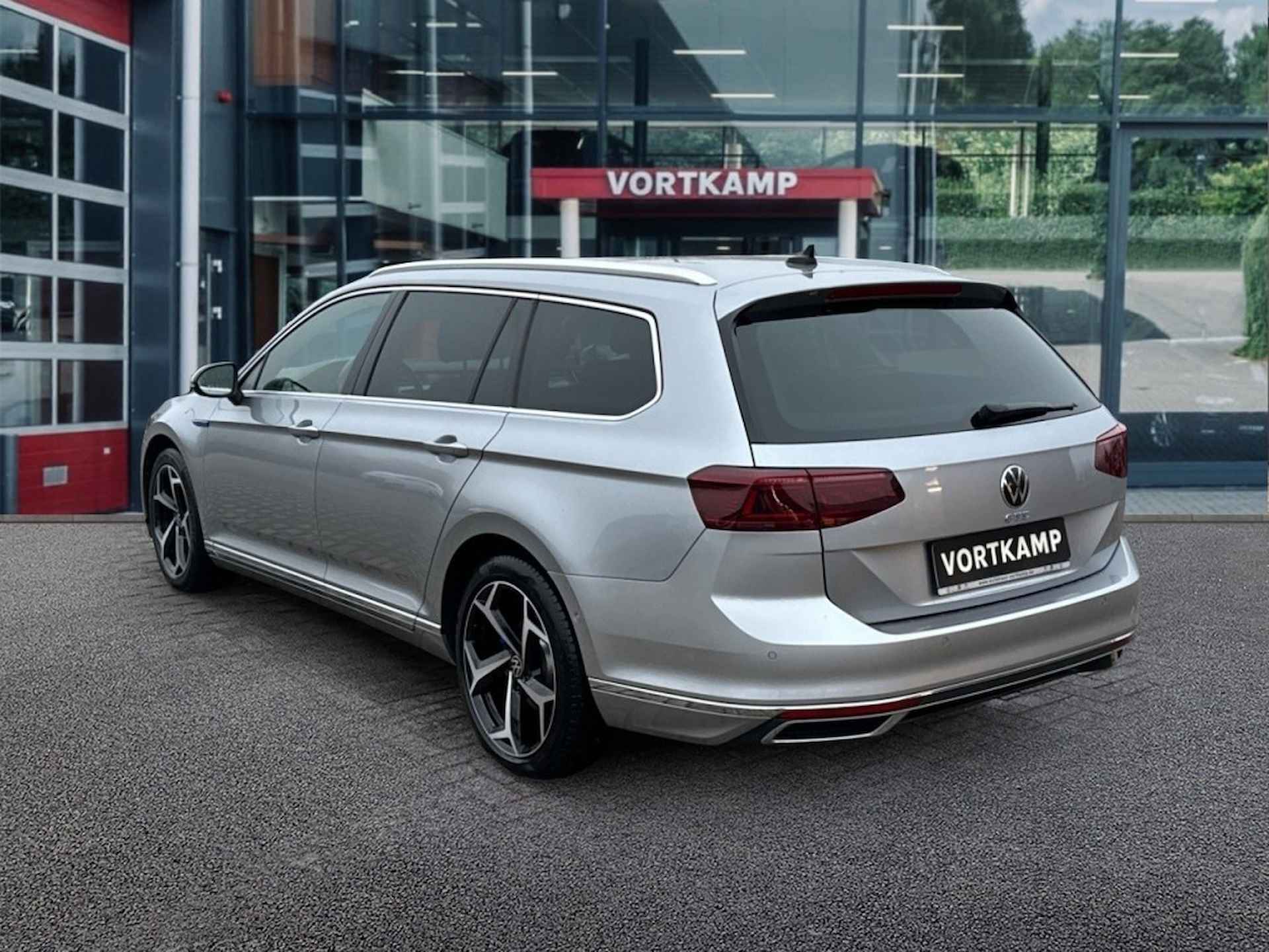 VOLKSWAGEN Passat Variant 1.4 TSI DSG GTE PANO-DAK/CAMERA/TREKHAAK/NAVI/ACC/STOELVERW - 7/27