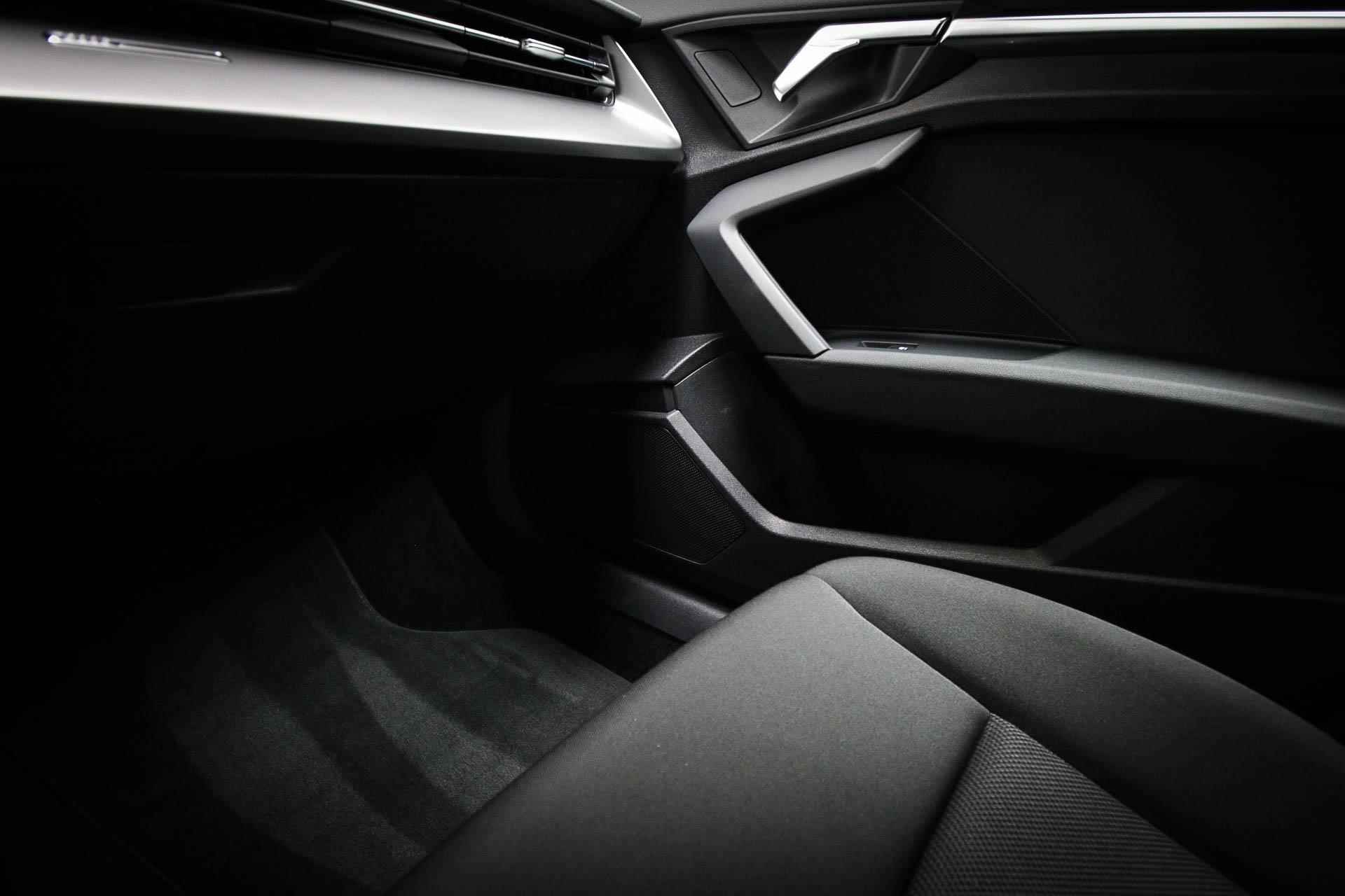 Audi A3 Sportback 40 TFSI e S-Line Business edition | PHEV | ACC | NAVI | DAB | PDC | 17" - 37/61
