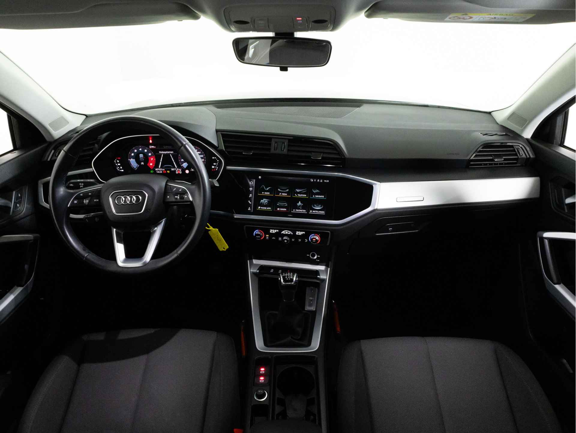 Audi Q3 35 TFSI 150 PK Business Edition | LED | Navigatie | Climate Control | - 5/37