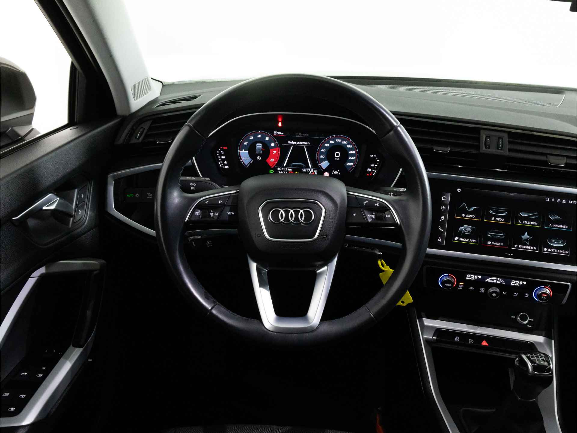 Audi Q3 35 TFSI 150 PK Business Edition | LED | Navigatie | Climate Control | - 35/37