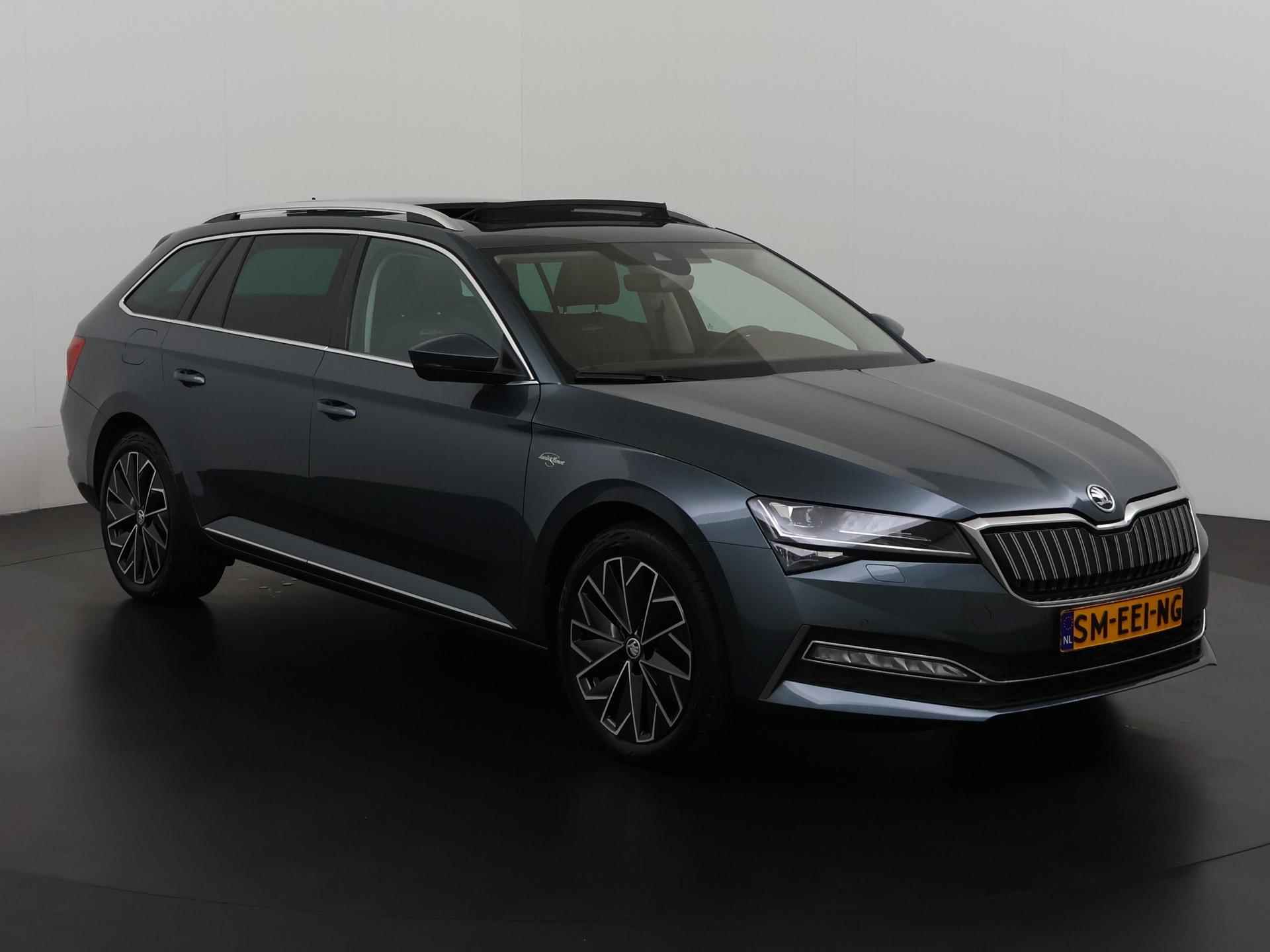 Skoda Superb Combi 1.4 TSI iV Laurin & Klement | Panoramadak | Leder | Mem Stoel | Zondag Open! - 30/45