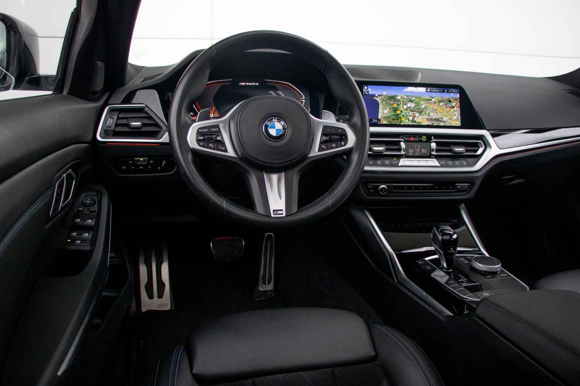 BMW 3 Serie Touring M340d xDrive M-Sport | Panoramadak elektrisch | BMW Laserlicht | Head-Up Display - 11/33