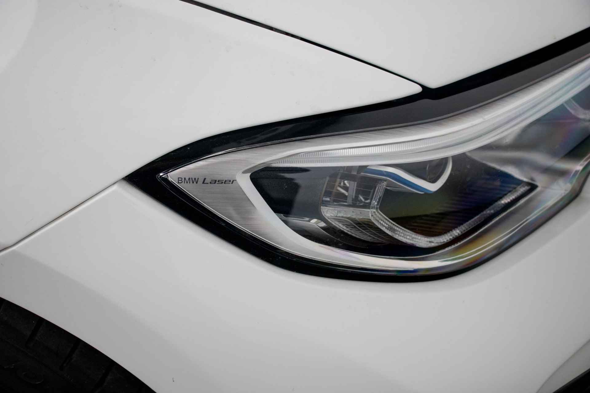 BMW 3 Serie Touring M340d xDrive M-Sport | Panoramadak elektrisch | BMW Laserlicht | Head-Up Display - 27/33
