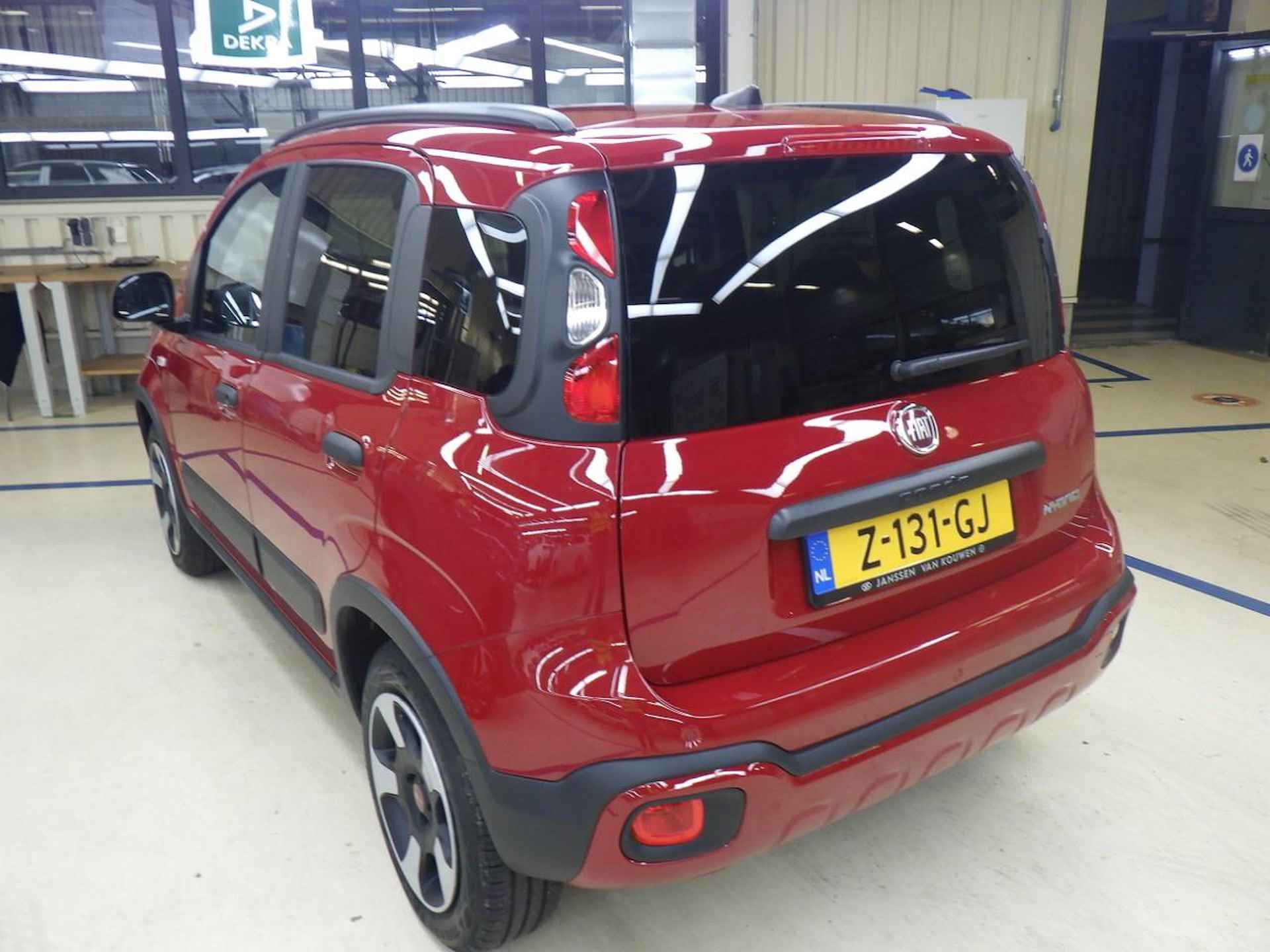 Fiat Panda 1.0 Hybrid Cross | Navigatie by App | Parkeersensoren | Licht & Regensensor | Airco | DAB+ | Getint Glas | Apple Carplay | Andro - 4/23