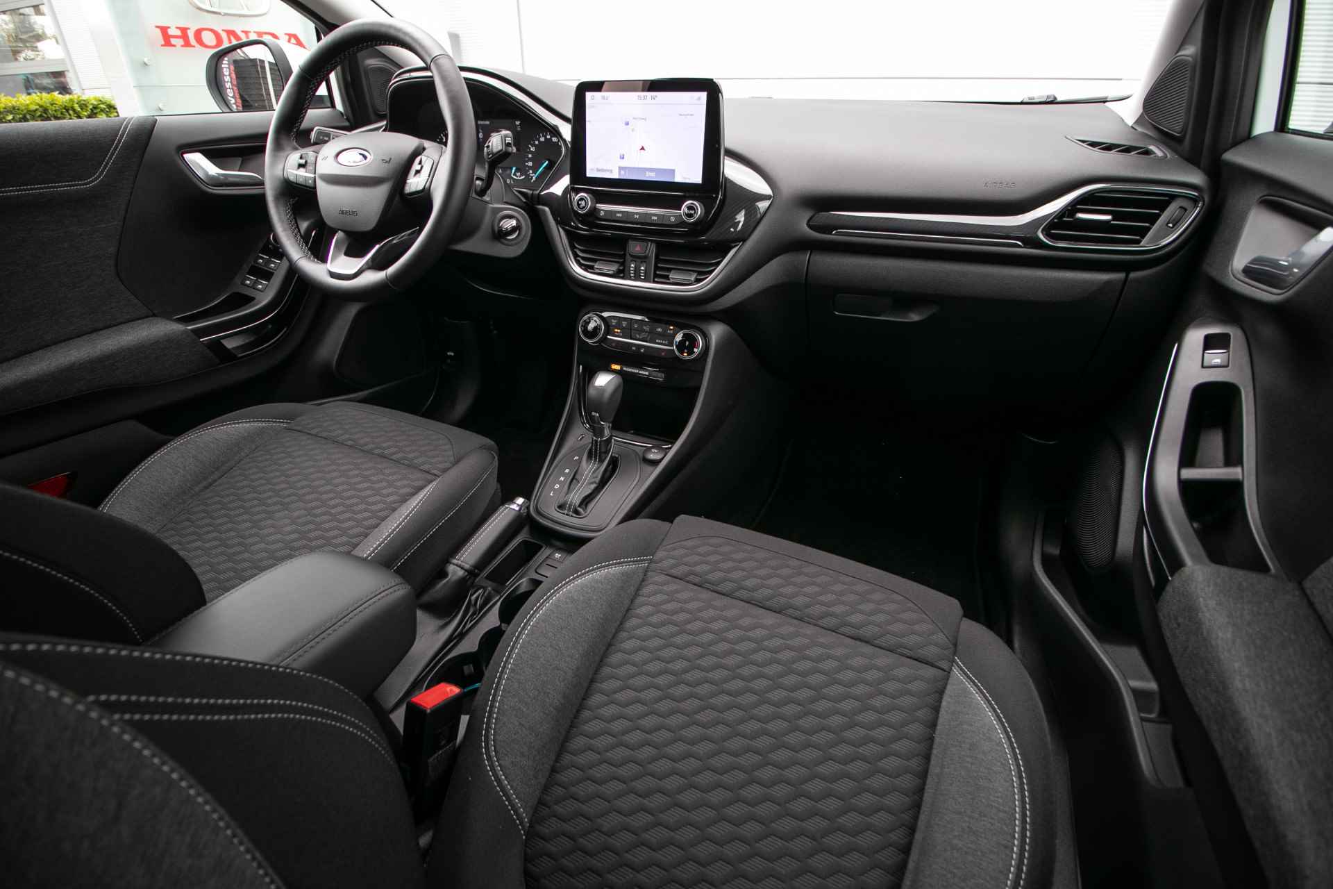 Ford Puma 1.0 EcoBoost Hybrid Titanium - All-in rijklrprs | navi | verw stuurwiel | carplay/android - 4/39