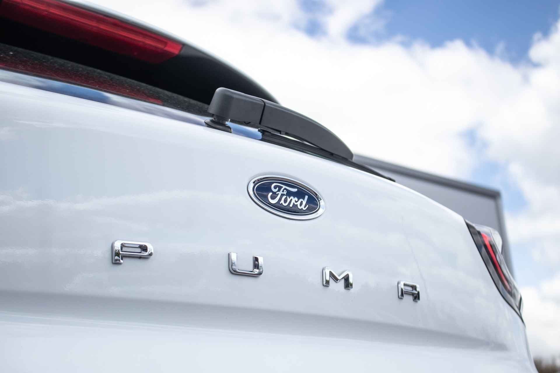 Ford Puma 1.0 EcoBoost Hybrid Titanium - All-in rijklrprs | navi | verw stuurwiel | carplay/android - 30/39