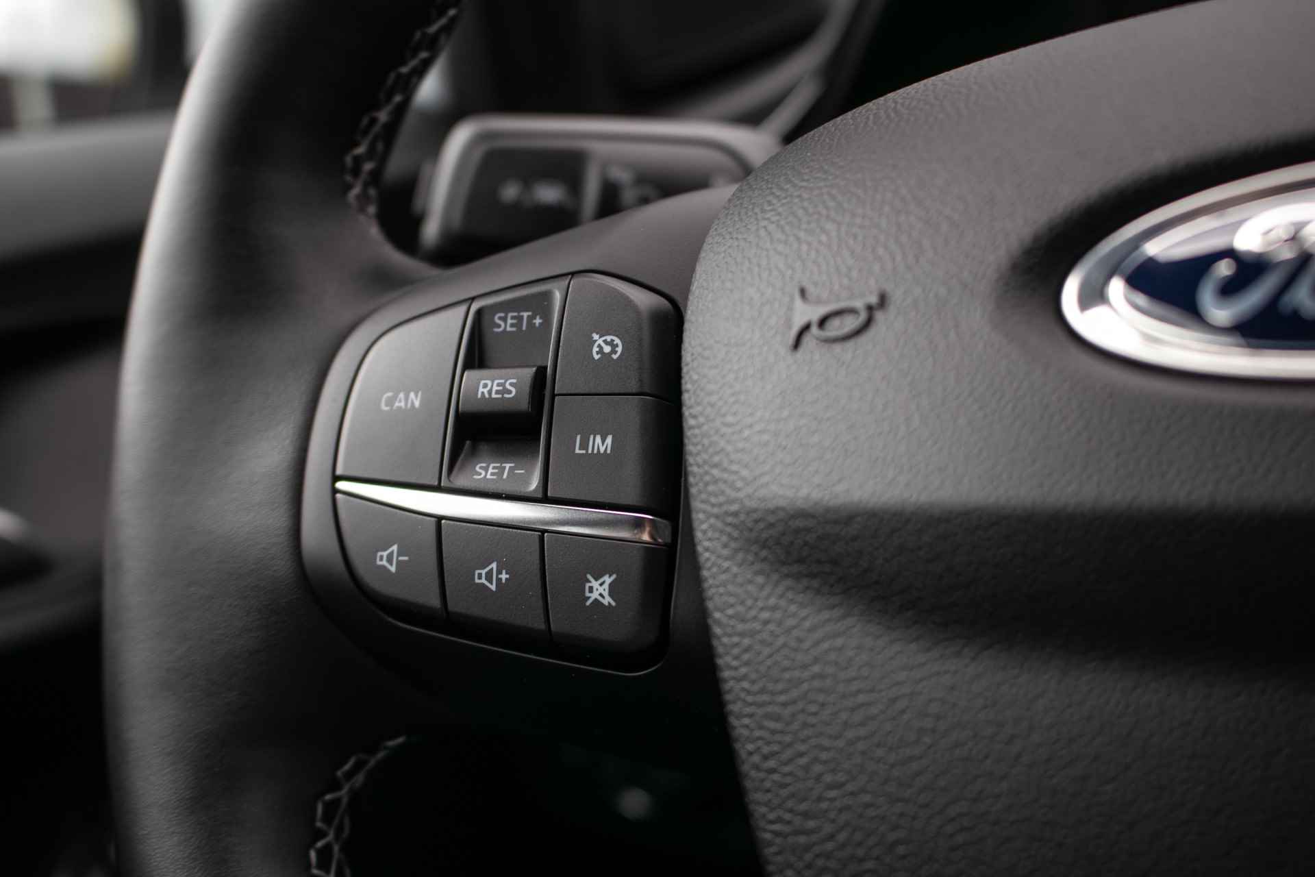 Ford Puma 1.0 EcoBoost Hybrid Titanium - All-in rijklrprs | navi | verw stuurwiel | carplay/android - 31/39