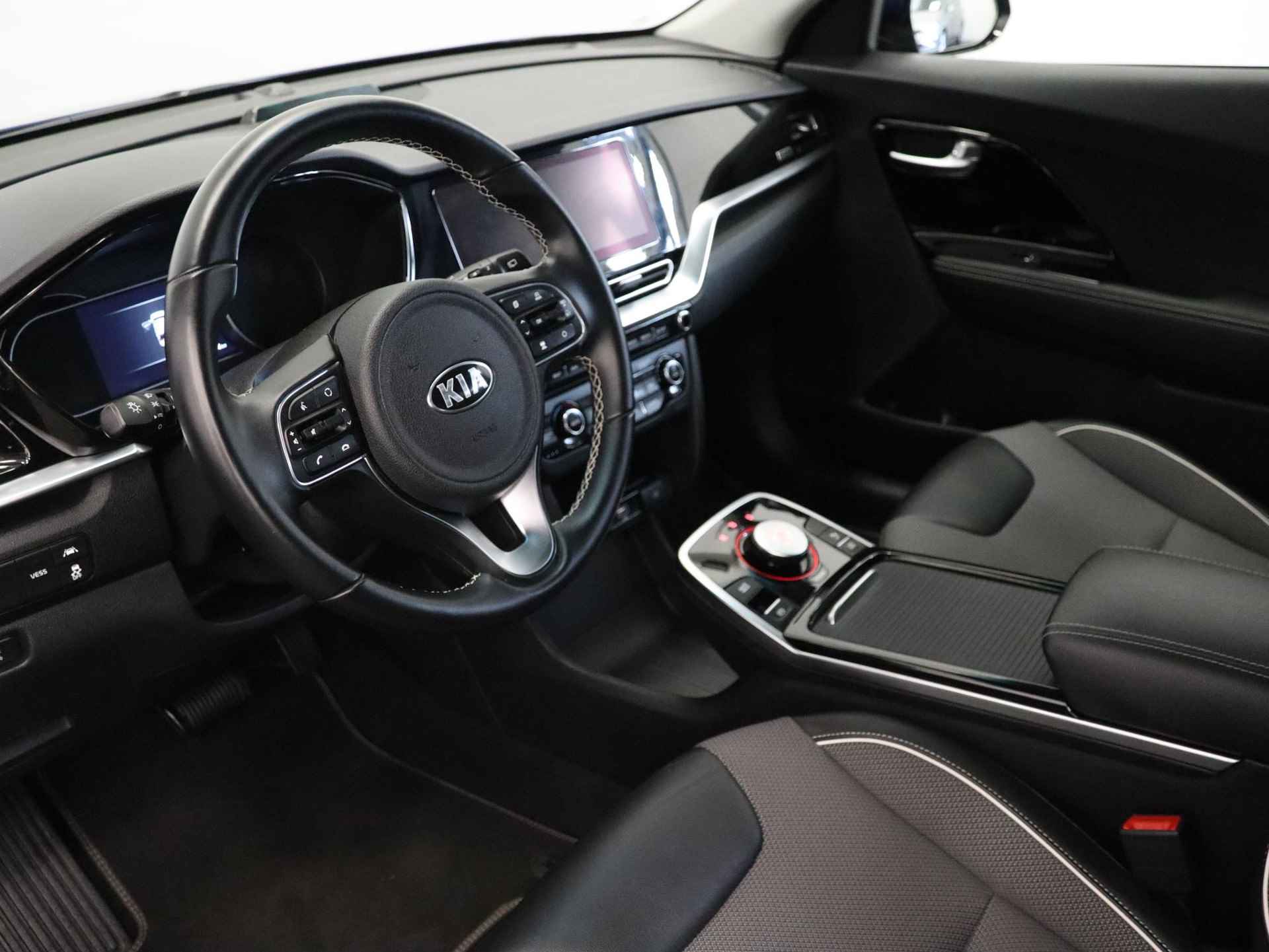 Kia e-Niro DynamicLine 64 kWh | BTW AUTO | Trekhaak | 3-fase laden | Navigatie | Camera | Adaptieve cruise control | Android / Apple CarPlay | - 17/39