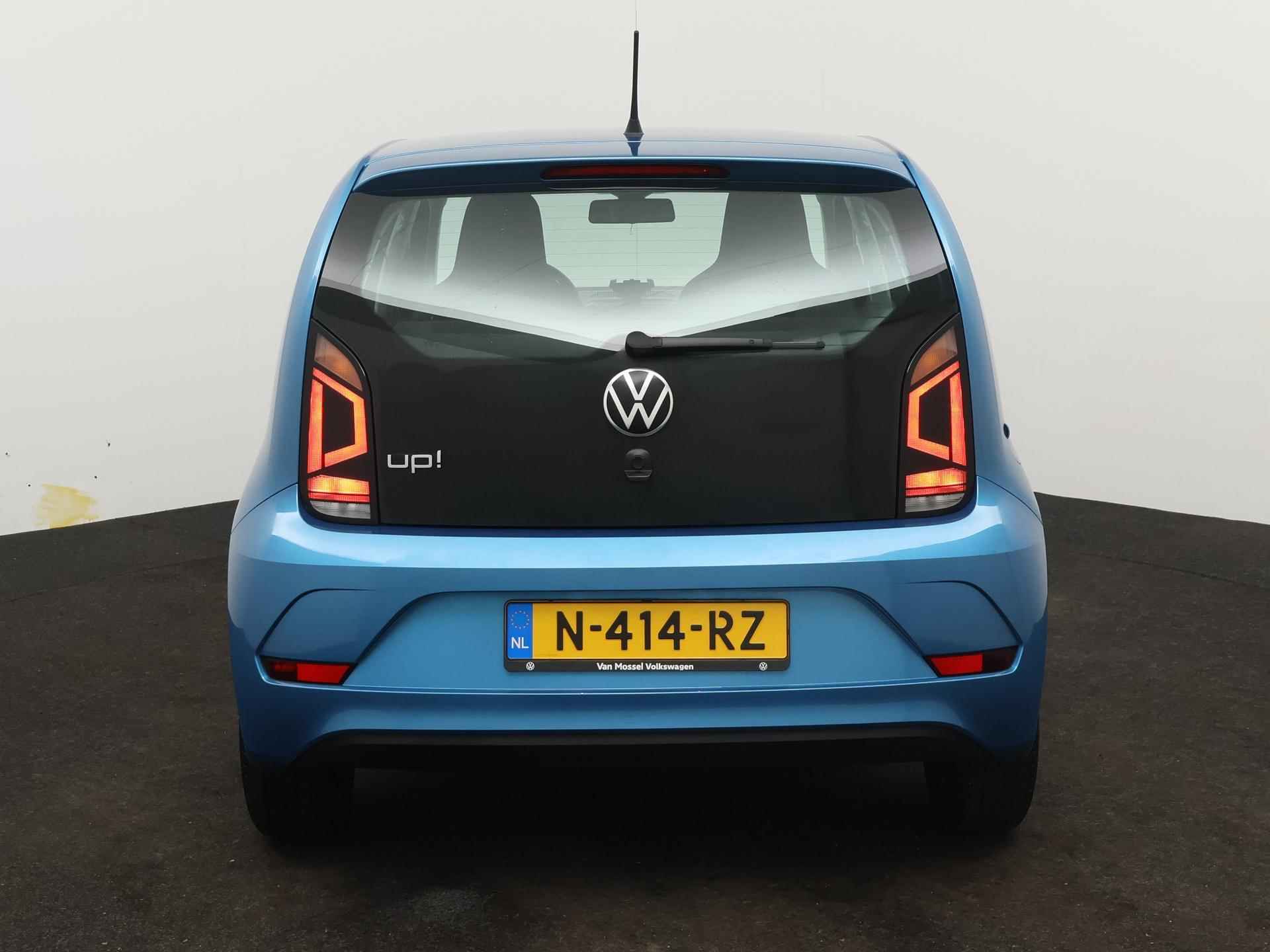 Volkswagen Up! 1.0 Airco | Maps +  More | Lane Assist | DAB+ Radio - 4/17