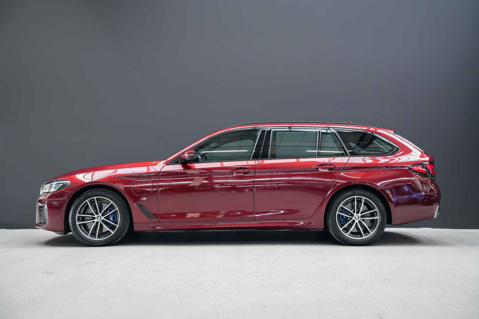 BMW 5-serie Touring 530e xDrive 292pk High Executive |Premium selection garantie|BMW Individual|laser headlights|head up|panoramadak|360 camera|blind spot|Apple Carplay|adaptive cruise control| - 6/50