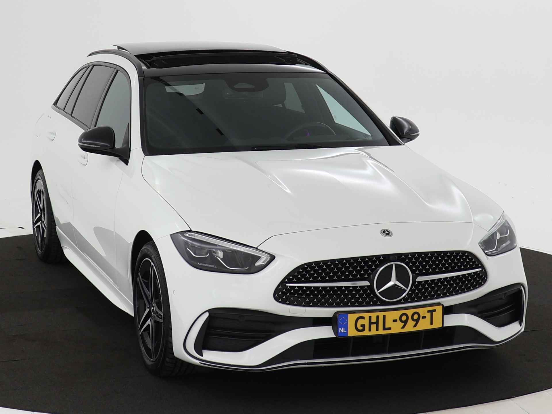 Mercedes-Benz C-Klasse Estate 300 e AMG Plug-In Hybride | Panorama Schuif-Kanteldak | AMG Styling | Inclusief 24 maanden MB Certified garantie voor Europa. - 30/45