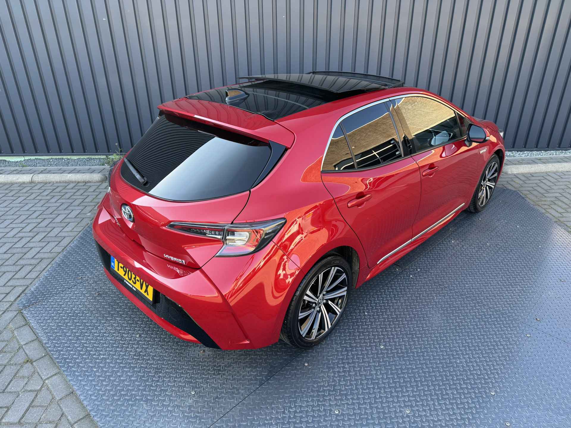 Toyota Corolla 1.8 Hybrid Dynamic | Schuif-kanteldak | NIEUWSTAAR | Rijklaar!! - 12/34