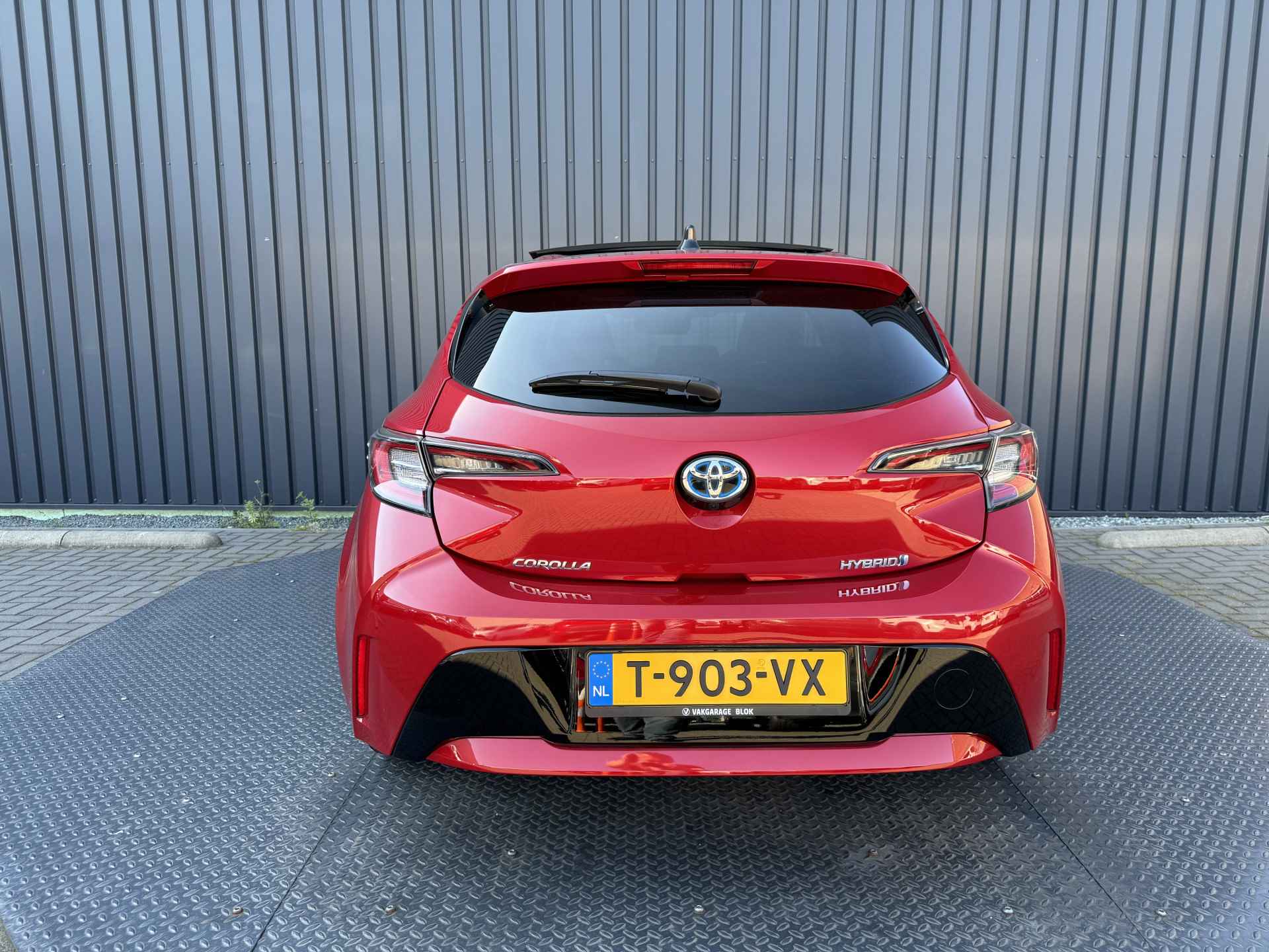 Toyota Corolla 1.8 Hybrid Dynamic | Schuif-kanteldak | NIEUWSTAAR | Rijklaar!! - 13/34