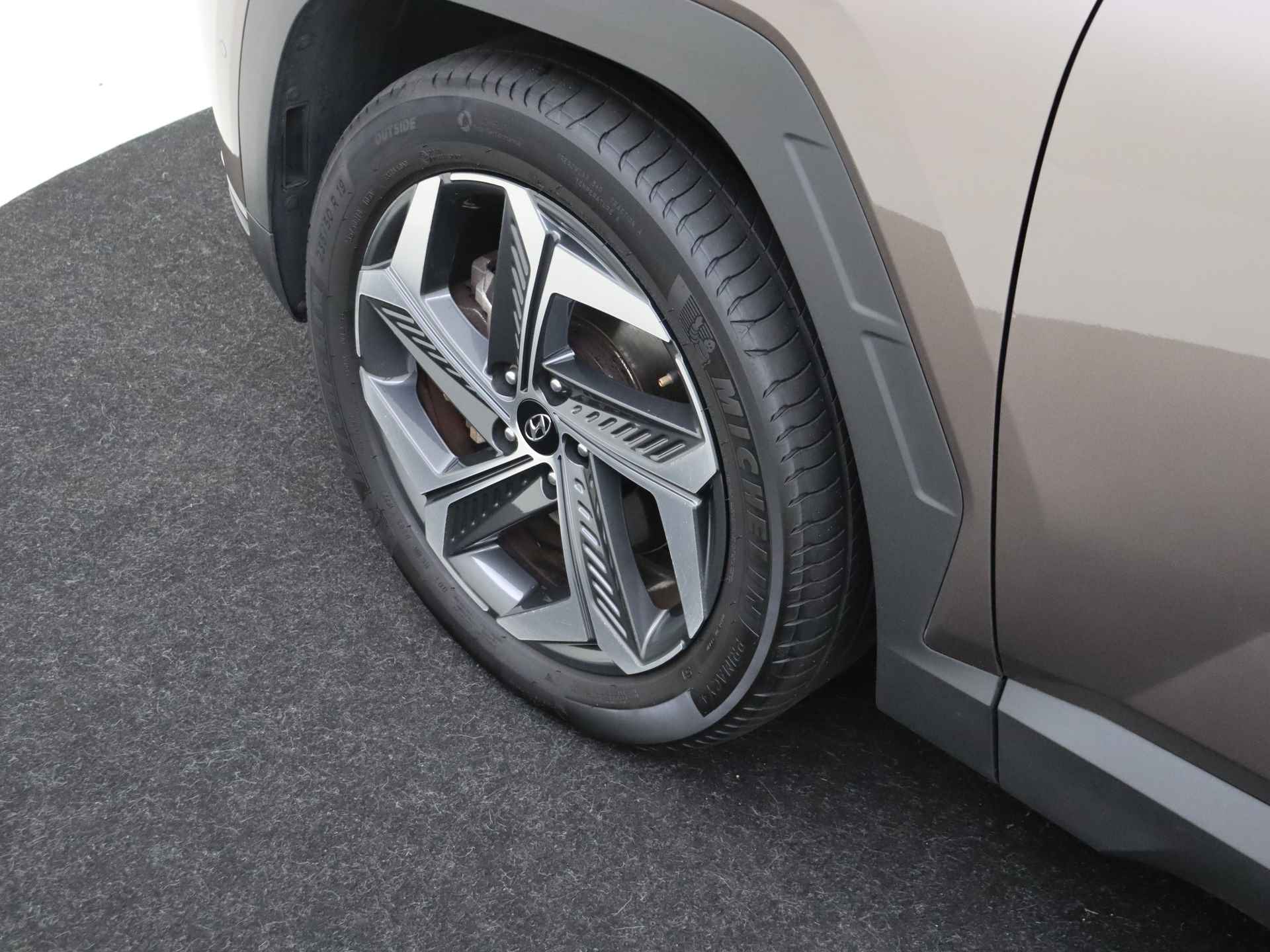Hyundai Tucson 1.6 T-GDI PHEV Premium Automaat | Leder | Navigatie | 19 inch Lichtmetalen velgen - 37/38