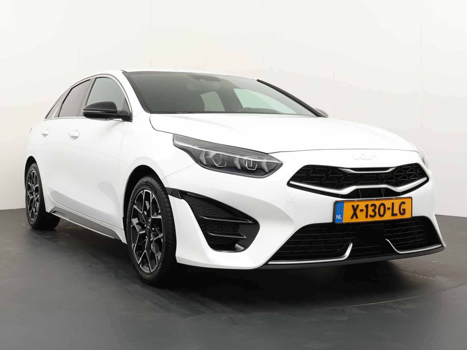 Kia ProCeed 1.5 T-GDi GT-Line LED Koplampen - Adaptief Cruise Control - Navigatie- Climate Control - Apple/Android Carplay - - Fabrieksgarantie tot 14-12-2030 - 12/48