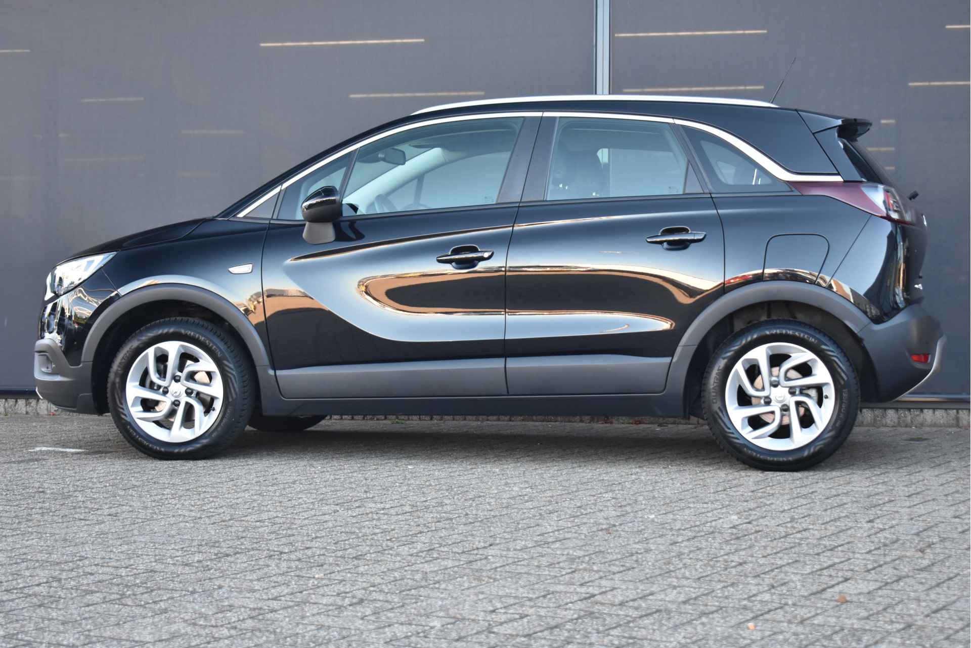 Opel Crossland X 1.2 Turbo Innovation 110pk | Navigatie | Climate Control | Parkeersensoren achter | Keyless Entry/Start | 16" LMV | Dealeronderh - 4/47