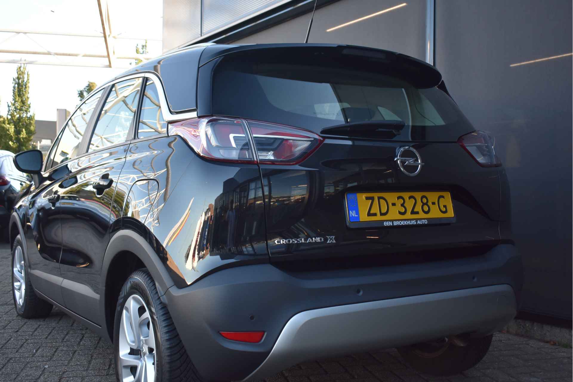 Opel Crossland X 1.2 Turbo Innovation 110pk | Navigatie | Climate Control | Parkeersensoren achter | Keyless Entry/Start | 16" LMV | Dealeronderh - 33/47