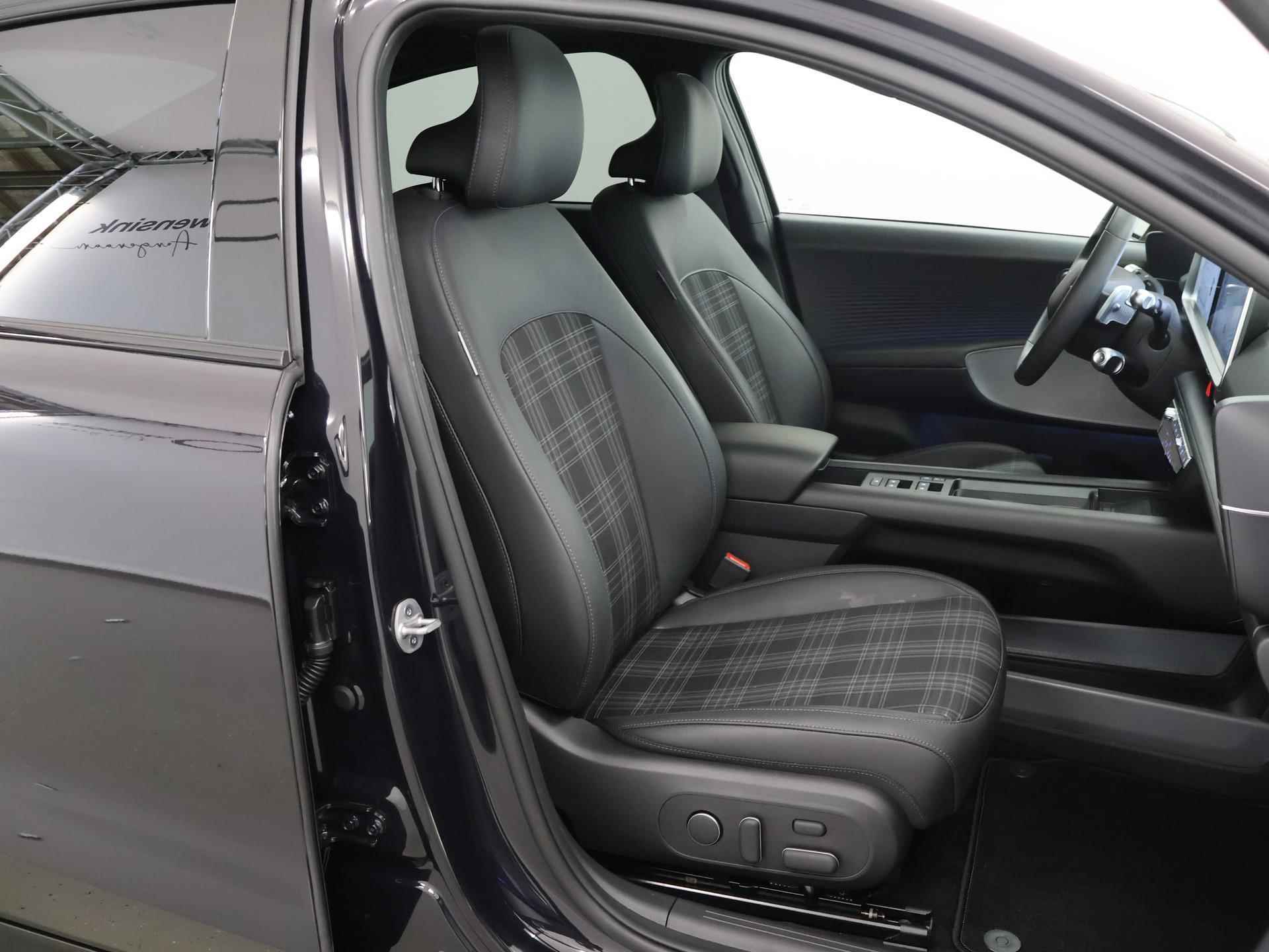 Hyundai IONIQ 6 First Edition AWD 77 kWh | Panoramadak | Bose Sound | Navigatie | Parkeercamera | Climate Control | - 11/50