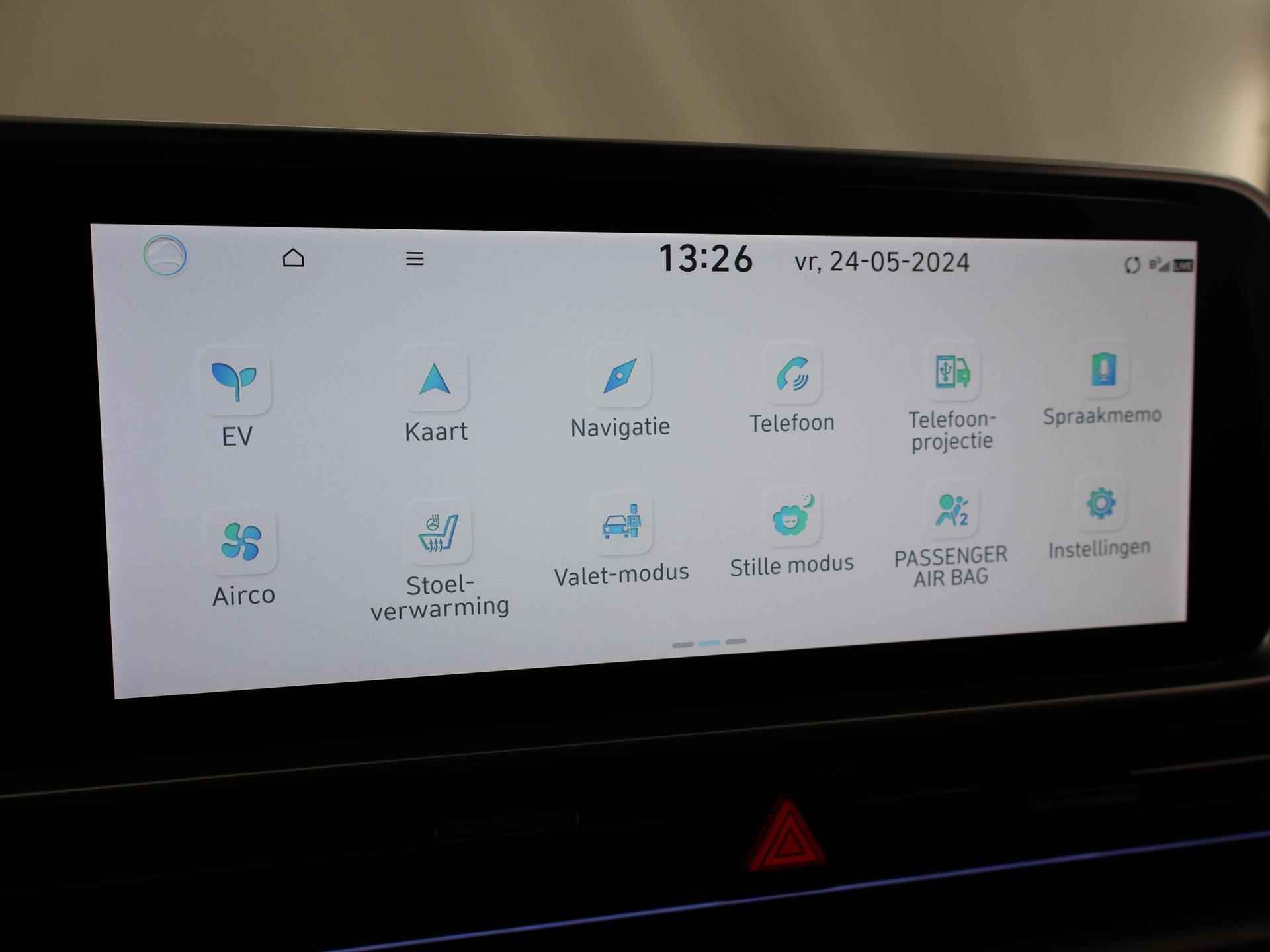 Hyundai IONIQ 6 First Edition AWD 77 kWh | Panoramadak | Bose Sound | Navigatie | Parkeercamera | Climate Control | - 25/50