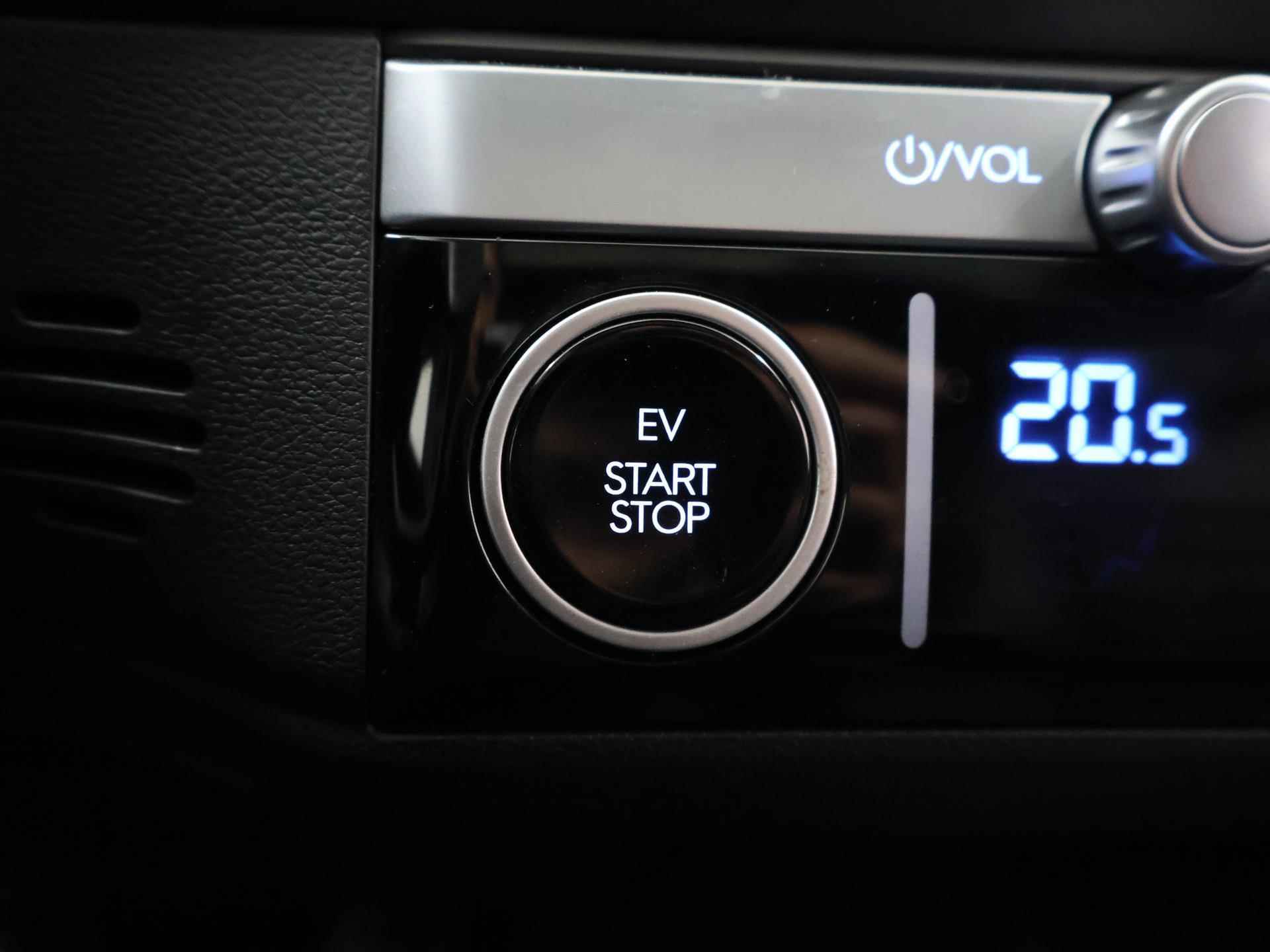 Hyundai IONIQ 6 First Edition AWD 77 kWh | Panoramadak | Bose Sound | Navigatie | Parkeercamera | Climate Control | - 28/50