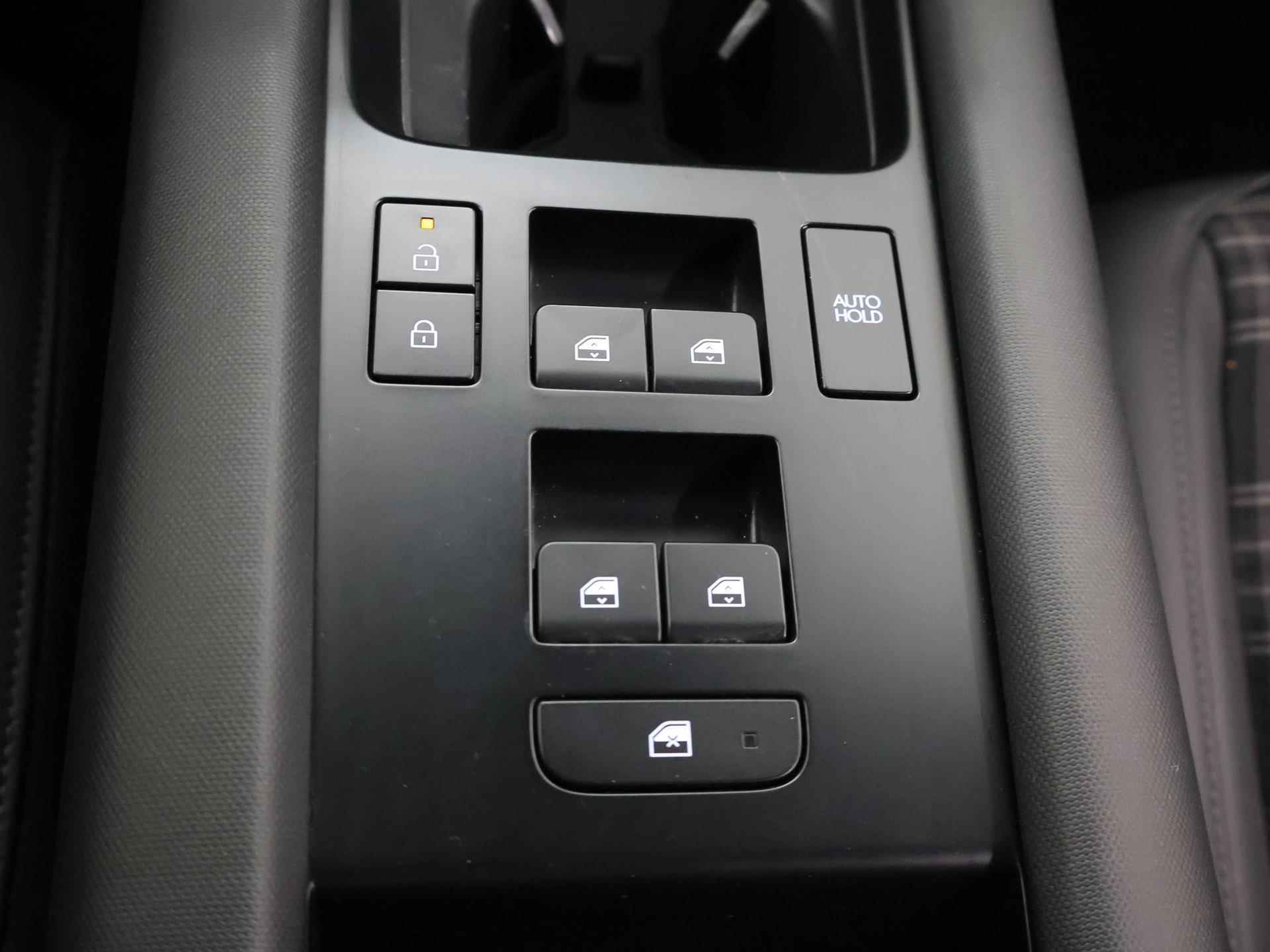 Hyundai IONIQ 6 First Edition AWD 77 kWh | Panoramadak | Bose Sound | Navigatie | Parkeercamera | Climate Control | - 30/50