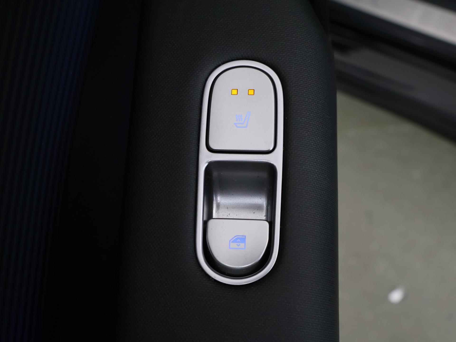Hyundai IONIQ 6 First Edition AWD 77 kWh | Panoramadak | Bose Sound | Navigatie | Parkeercamera | Climate Control | - 44/50