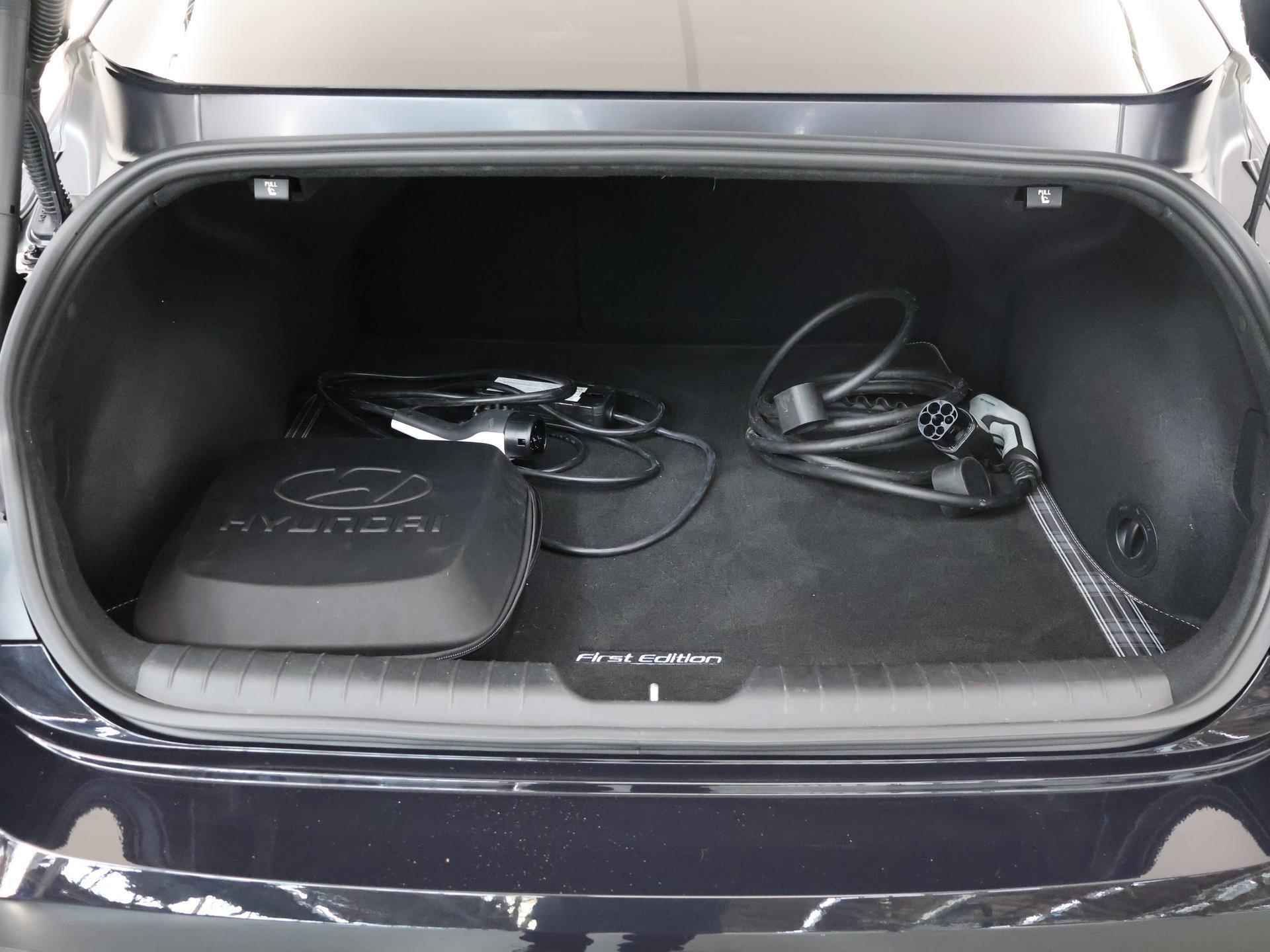 Hyundai IONIQ 6 First Edition AWD 77 kWh | Panoramadak | Bose Sound | Navigatie | Parkeercamera | Climate Control | - 45/50