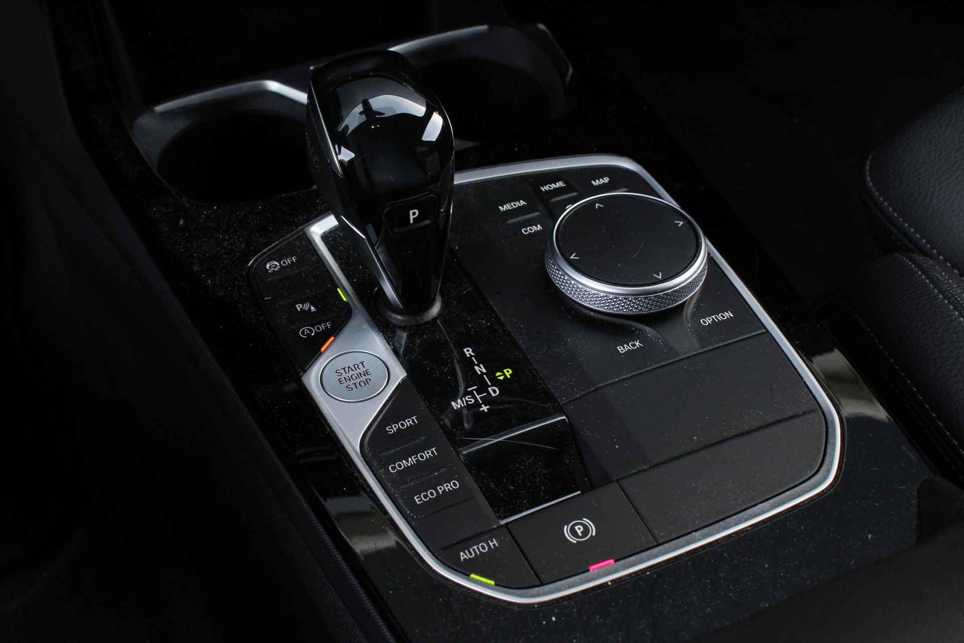 BMW 1-serie 120i Executive Automaat / Sportstoelen / Adaptieve LED / M Sportonderstel / Live Cockpit Professional - 20/30