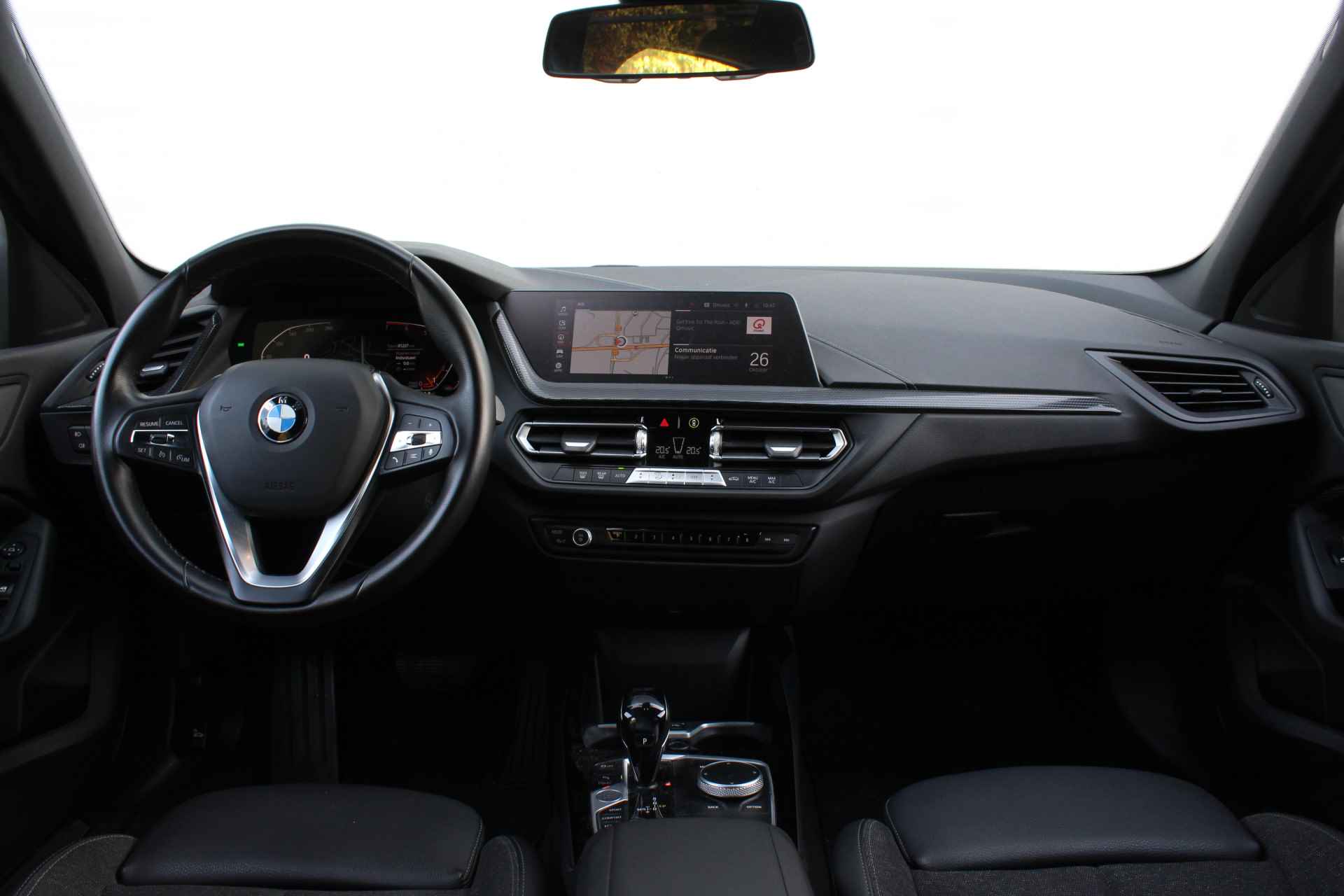 BMW 1-serie 120i Executive Automaat / Sportstoelen / Adaptieve LED / M Sportonderstel / Live Cockpit Professional - 29/30