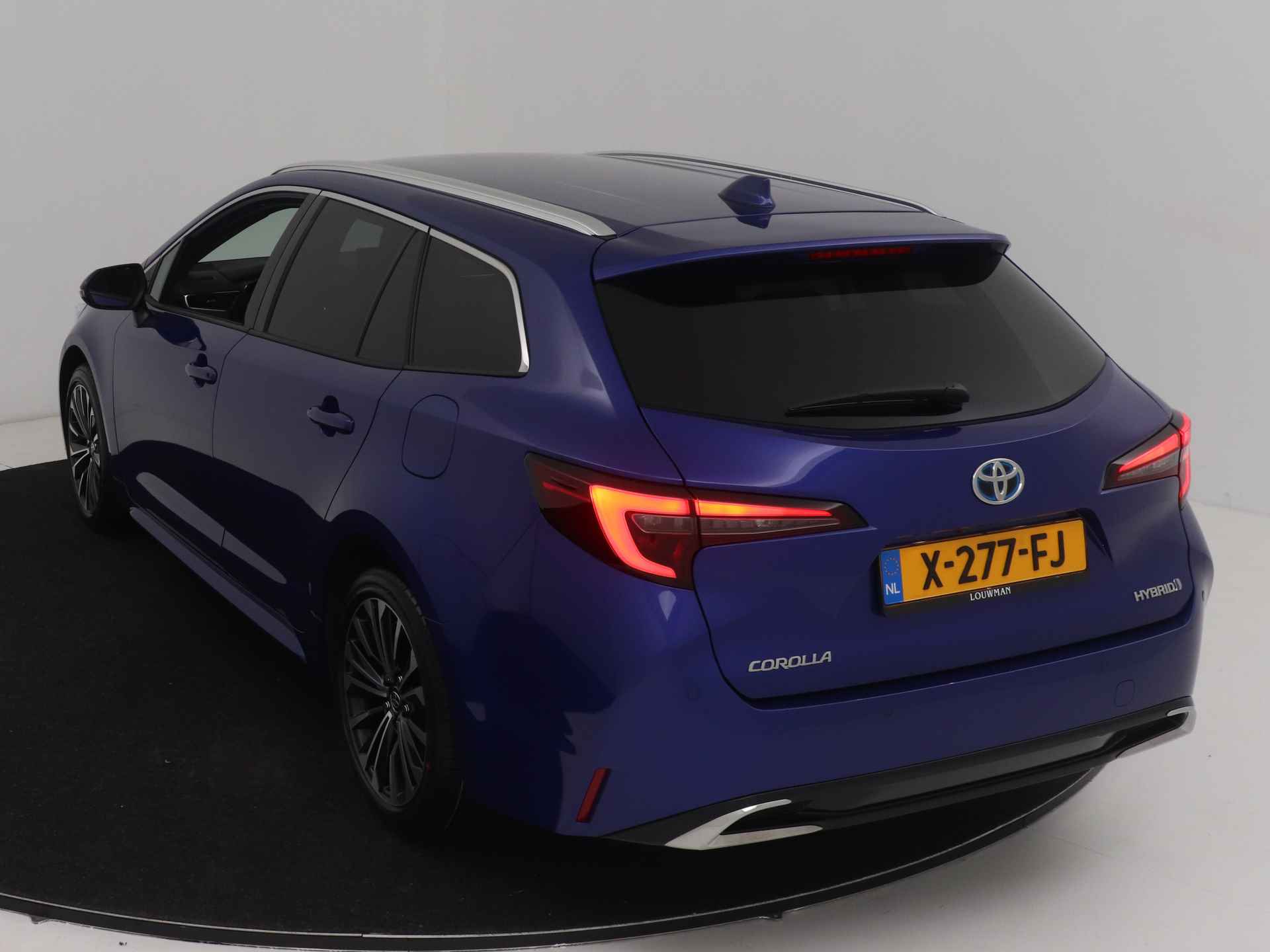 Toyota Corolla Touring Sports 1.8 Hybrid First Edition | Apple Carplay | Android Auto | Parkeersensoren | Half leder | - 10/44