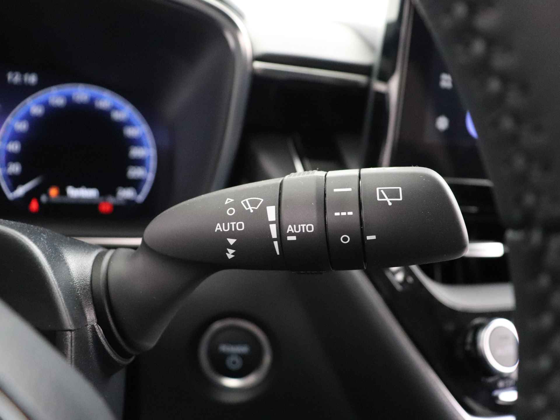 Toyota Corolla Touring Sports 1.8 Hybrid First Edition | Apple Carplay | Android Auto | Parkeersensoren | Half leder | - 17/44