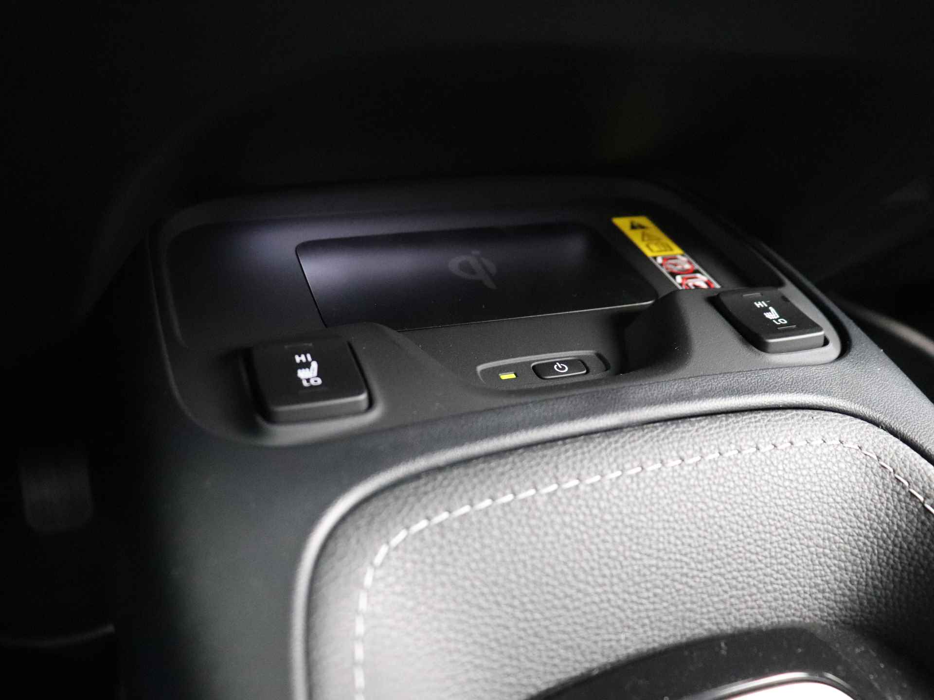 Toyota Corolla Touring Sports 1.8 Hybrid First Edition | Apple Carplay | Android Auto | Parkeersensoren | Half leder | - 25/44