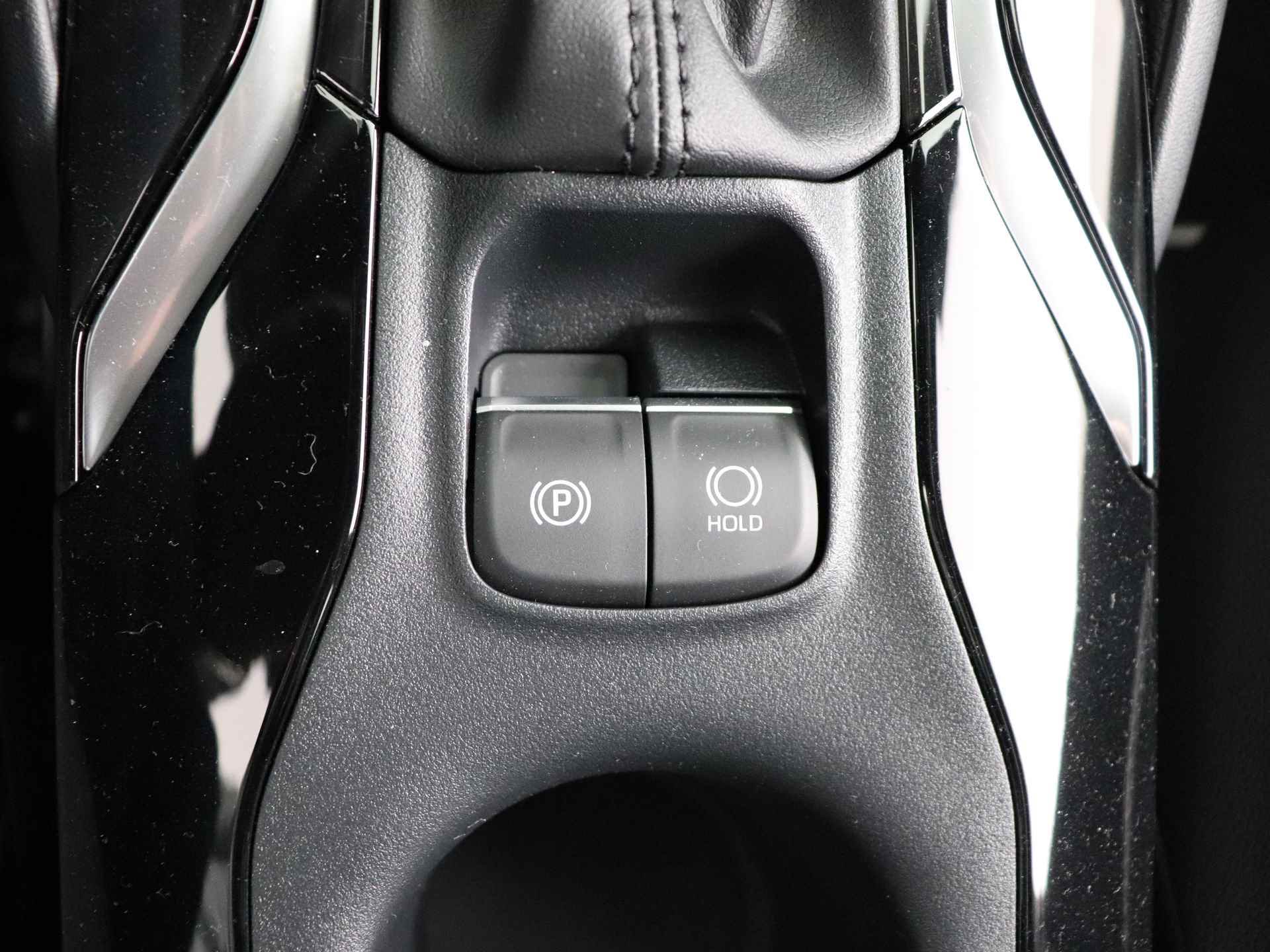 Toyota Corolla Touring Sports 1.8 Hybrid First Edition | Apple Carplay | Android Auto | Parkeersensoren | Half leder | - 26/44