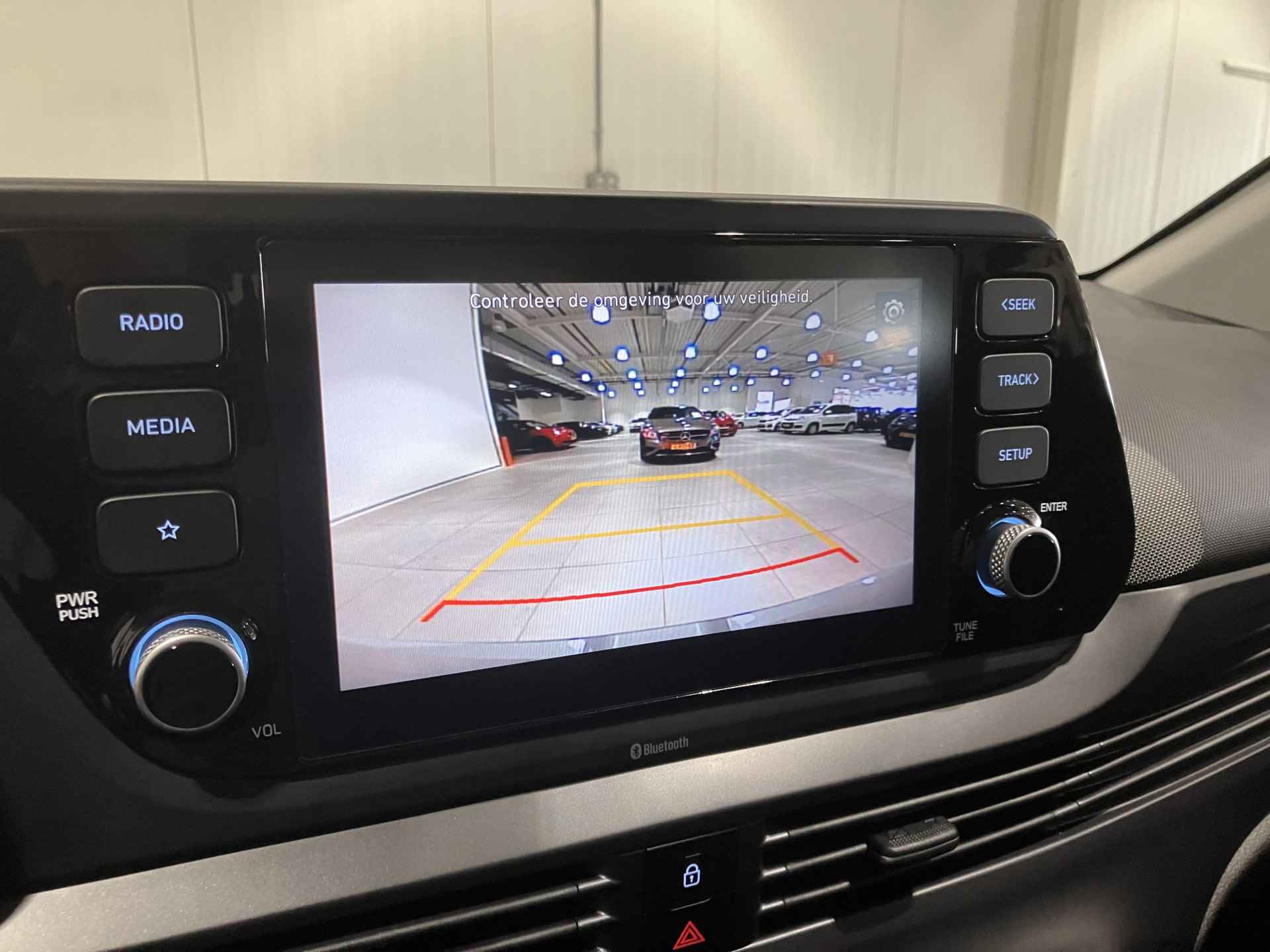 Hyundai i20 1.0 T-GDI Comfort Automaat AUTOMAAT 7DCT | ANDROID / APPLE NAVIGATIE | PARKEERCAMERA + SENSOREN ACHTER - 31/33