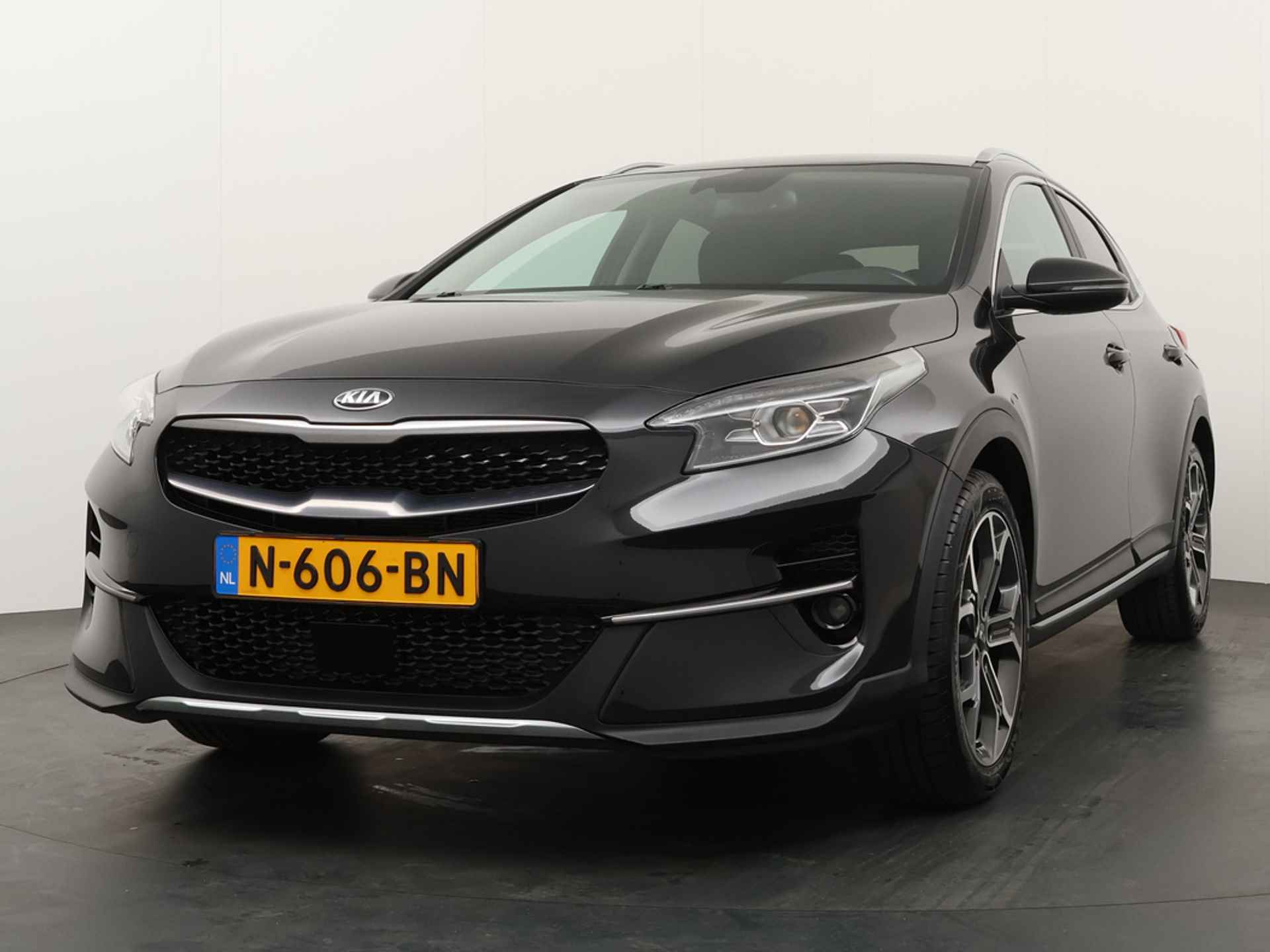 Kia Xceed 1.0 T-GDi DynamicPlusLine - Stoel en stuurverwarming - Apple/Android Carplay - Navigatie - Lichtmetalen velgen Fabrieksgarantie 10-09-2028 - 3/42