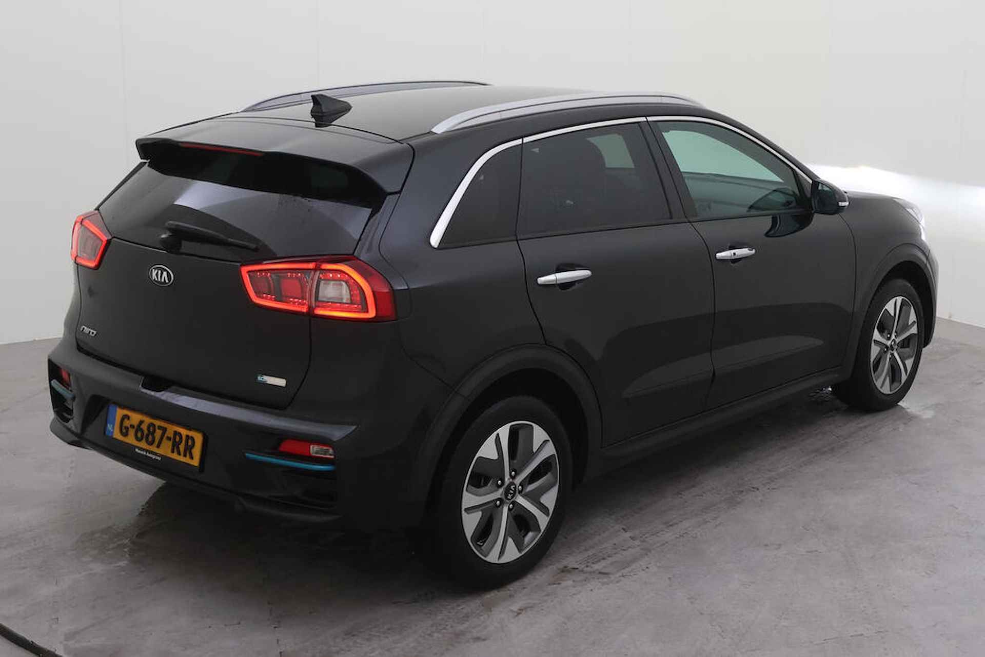 Kia e-Niro ExecutiveLine 64 kWh NL AUTO | LEDER | CAMERA | CARPLAY | - 3/17