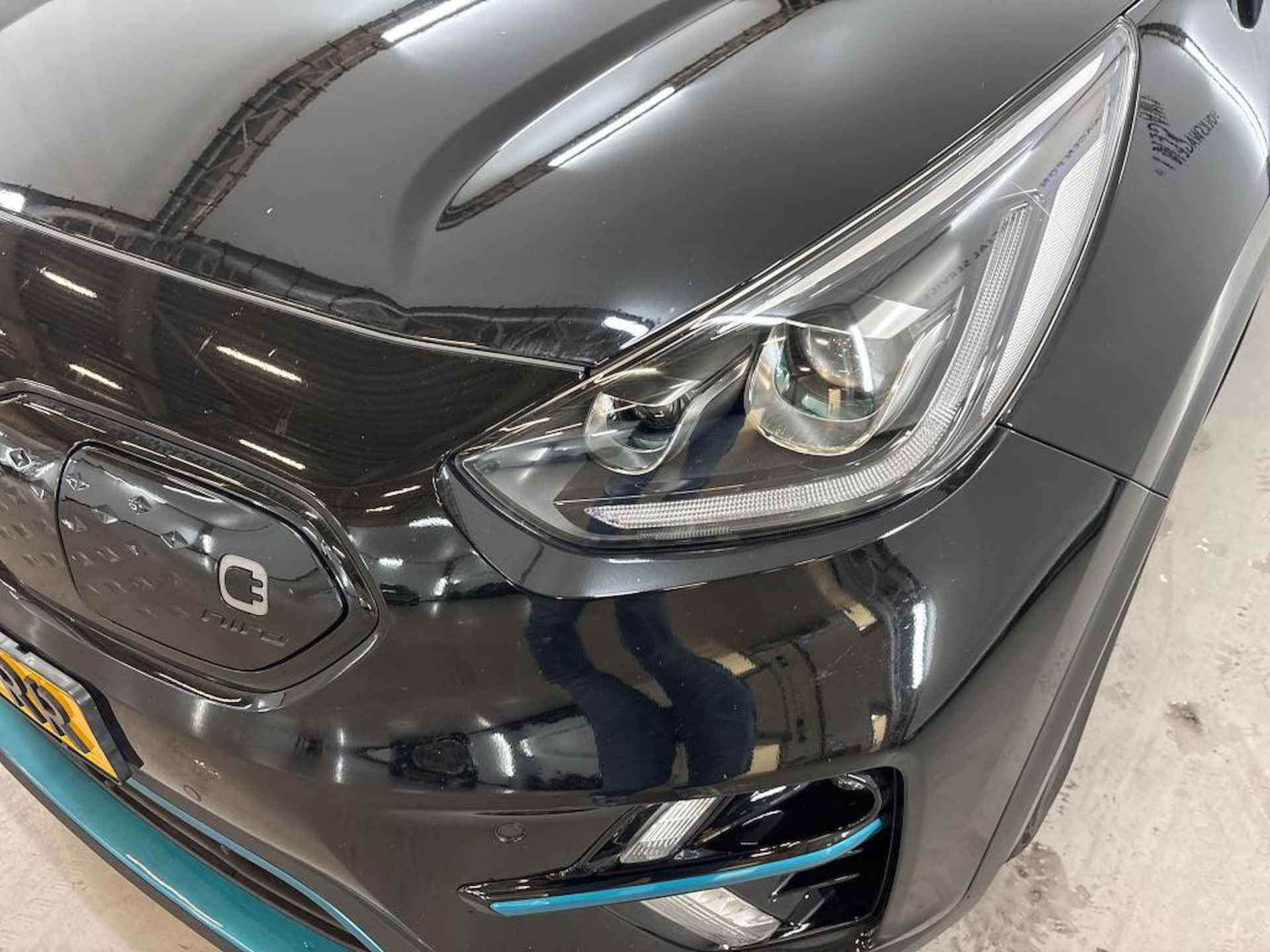 Kia e-Niro ExecutiveLine 64 kWh NL AUTO | LEDER | CAMERA | CARPLAY | - 10/17