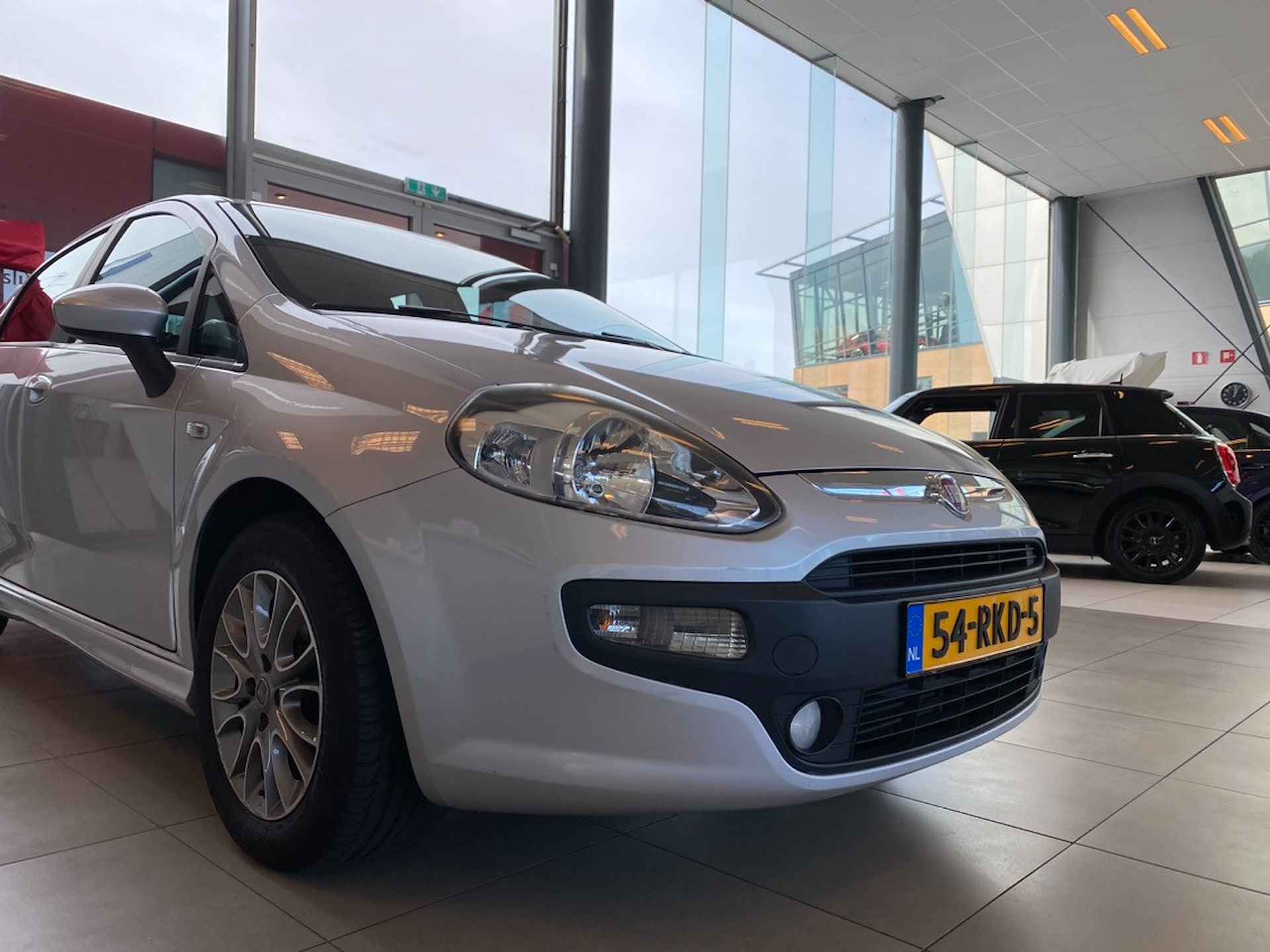 Fiat Punto Evo 1.3 M-Jet Dynamic,5 Deurs,5Zits,Climate&Cruisecontrol,Bleutooth,Elektrischpakket,Lage Kilometerstand,15 Inch Lmv - 5/25