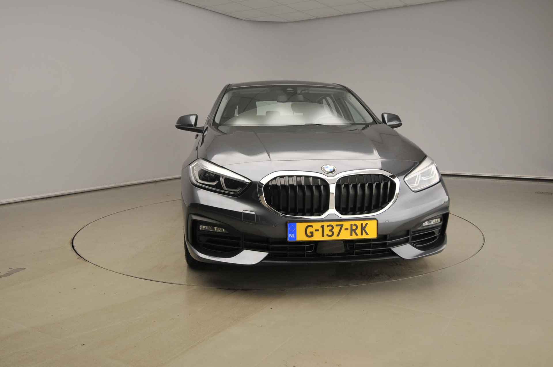 BMW 1 Serie 5-deurs 118i | LED | Leder | Navigatie | Sportstoelen | Stoelverwarming | Clima | Alu 17 inch - 6/44