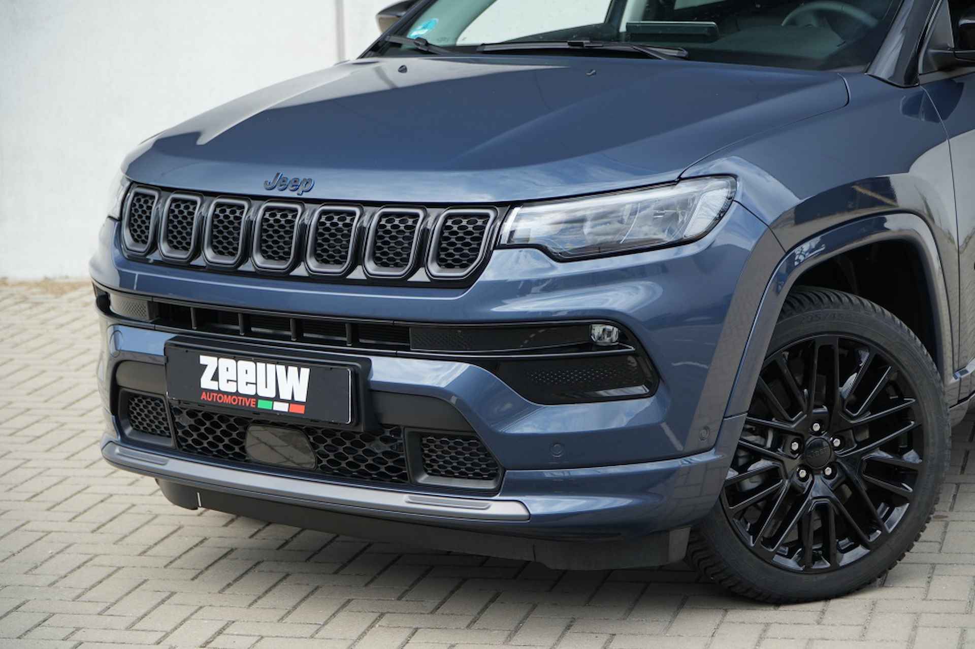 Jeep Compass  4xe 240 PK Hybrid S | Leder | Navi | Winter | Camera | 19" - 2/33