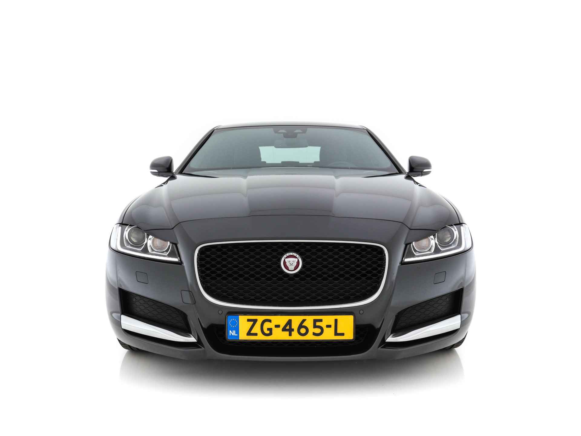 Jaguar XF 2.0d R-Sport Premium-Business-Pack Aut. *NAVI-FULLMAP | BI-XENON | NAPPA-VOLLEDER | CAMERA | SPORT-SEATS | ECC | PDC | CRUISE | LANE-ASSIST * - 2/32