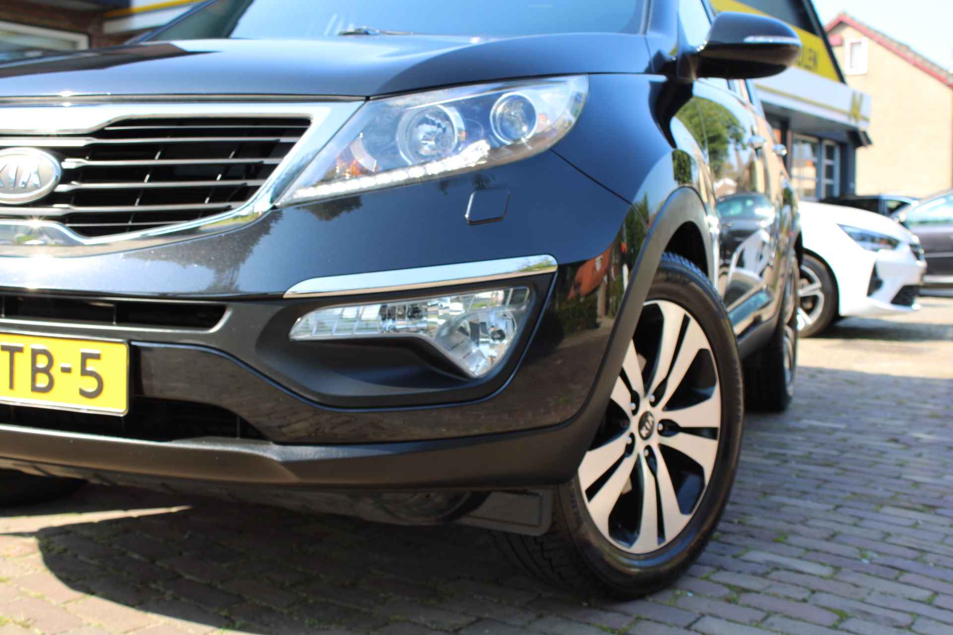 KIA Sportage 2.0 CVVT 2WD X-Clusive Automaat + 18"/ Navi/ Clima/ Cruise/ Panorama/ Leder/ NL auto - 2/46