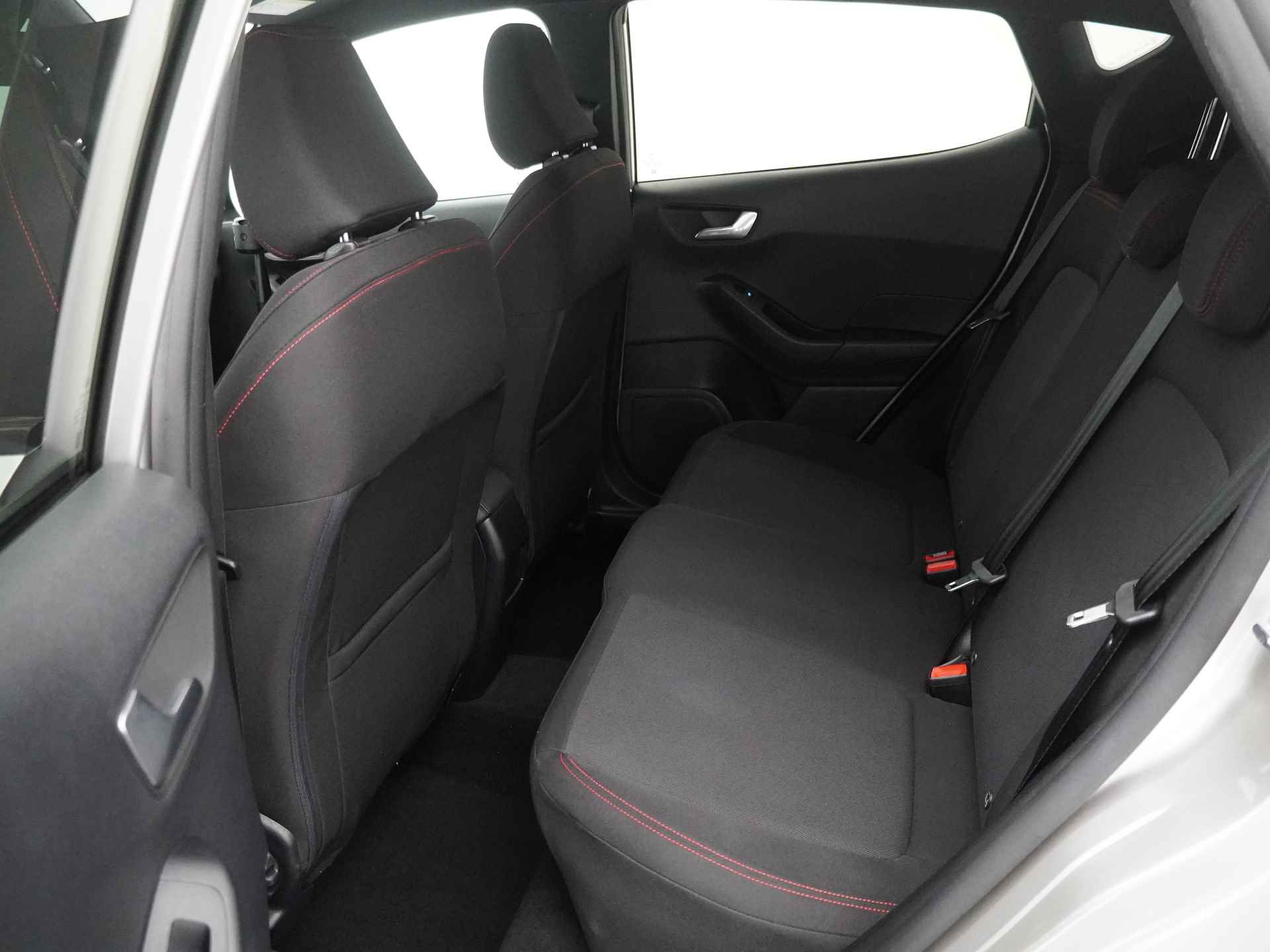 Ford Fiesta EcoBoost Hybrid 125 pk ST-Line | LED | Apple Carplay | 17" | Clima | Cruise | Pr. glass - 9/20