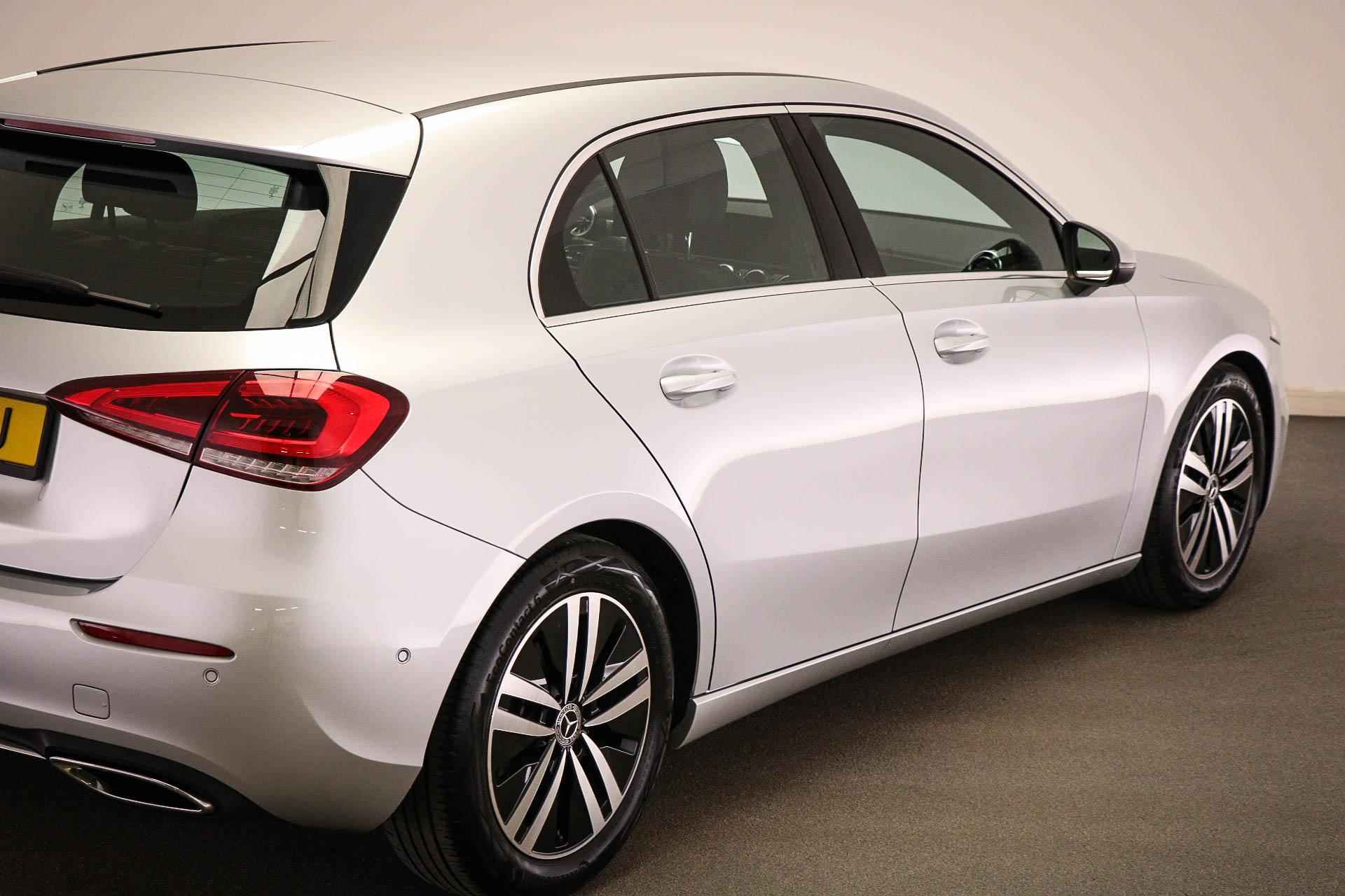 Mercedes-Benz A-klasse 180 Business Solution Luxury | WIDESCREEN | SFEERVERLICHTING | DAB | APPLE | CAMERA - 22/61