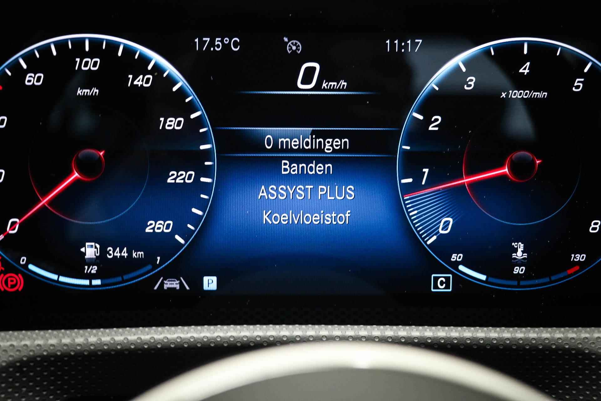 Mercedes-Benz A-klasse 180 Business Solution Luxury | WIDESCREEN | SFEERVERLICHTING | DAB | APPLE | CAMERA - 32/61