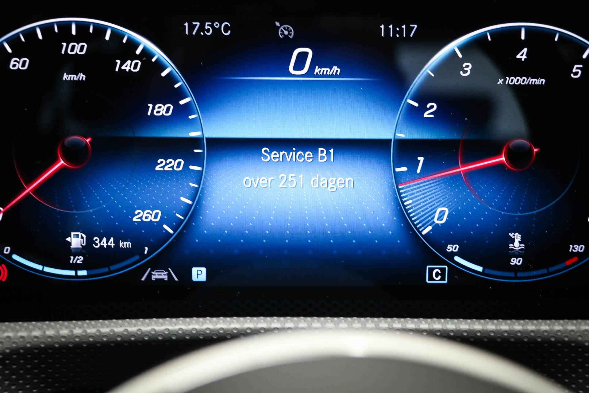 Mercedes-Benz A-klasse 180 Business Solution Luxury | WIDESCREEN | SFEERVERLICHTING | DAB | APPLE | CAMERA - 33/61